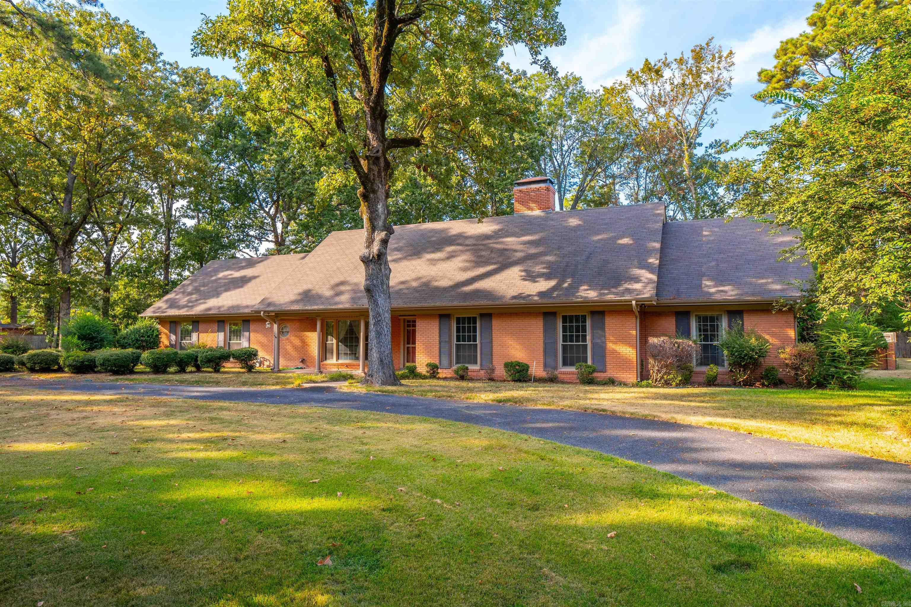 8 Southern Pines Drive Property Photo 3