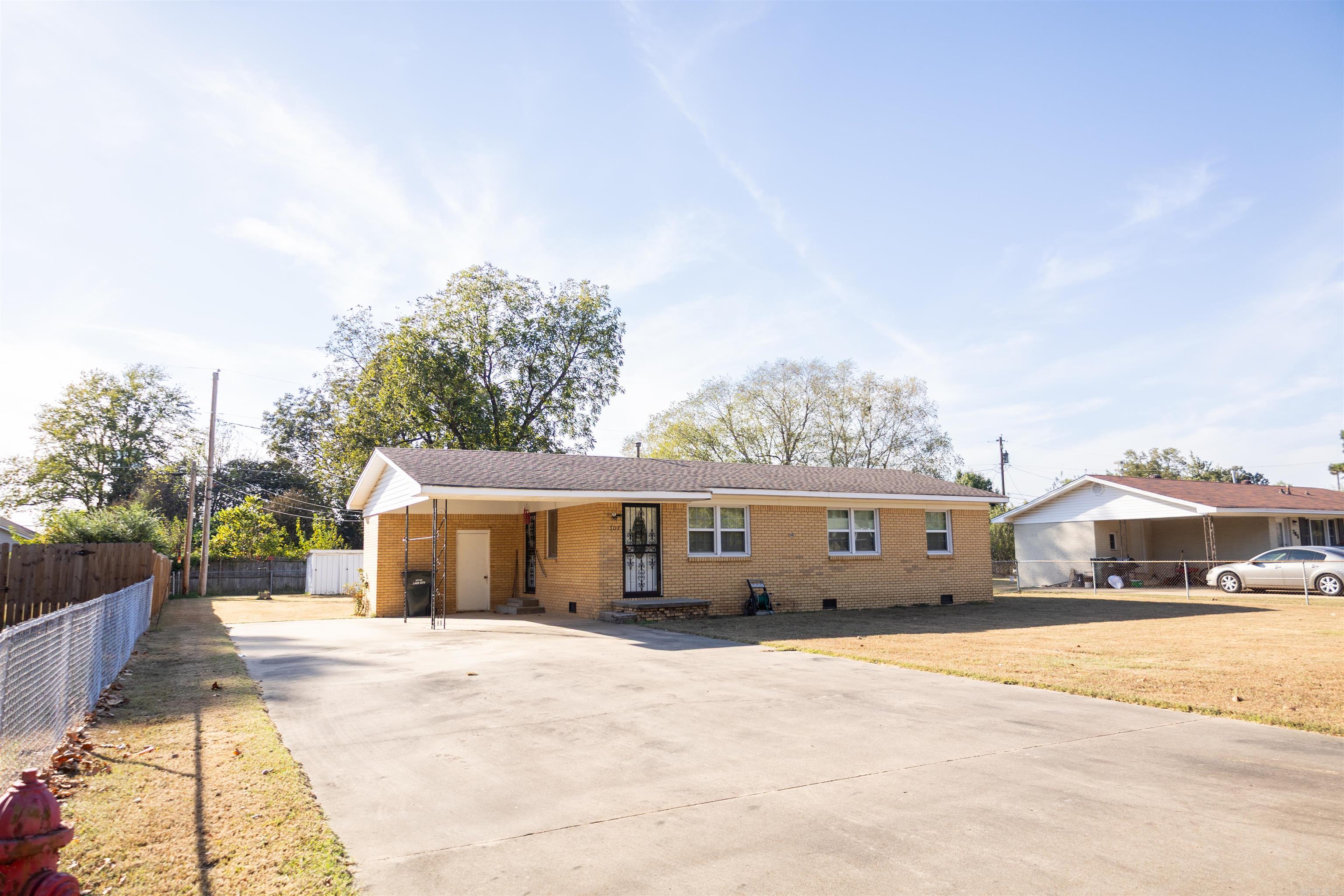 707 Faye Property Photo 2
