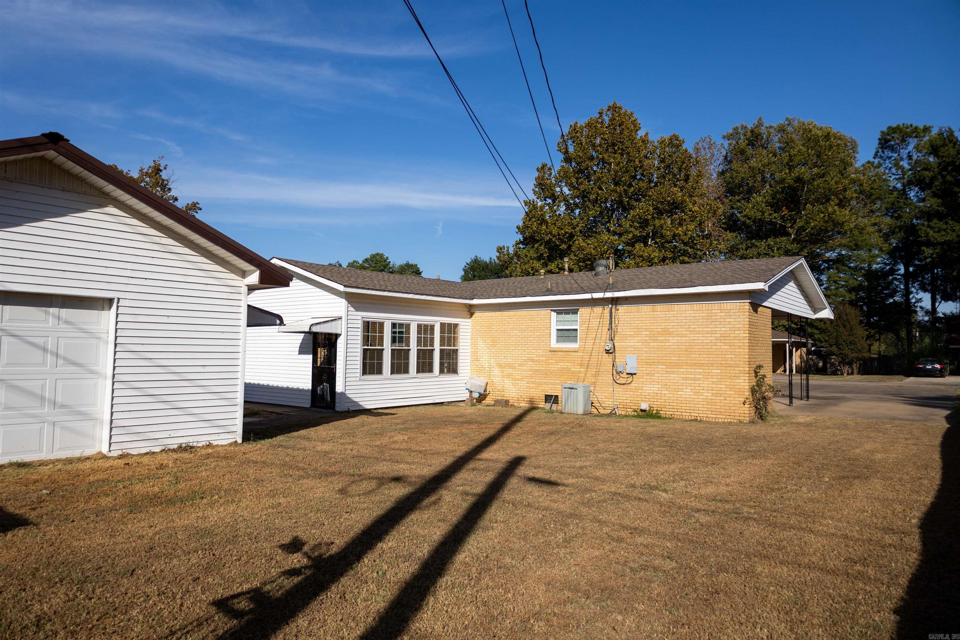 707 Faye Property Photo 7