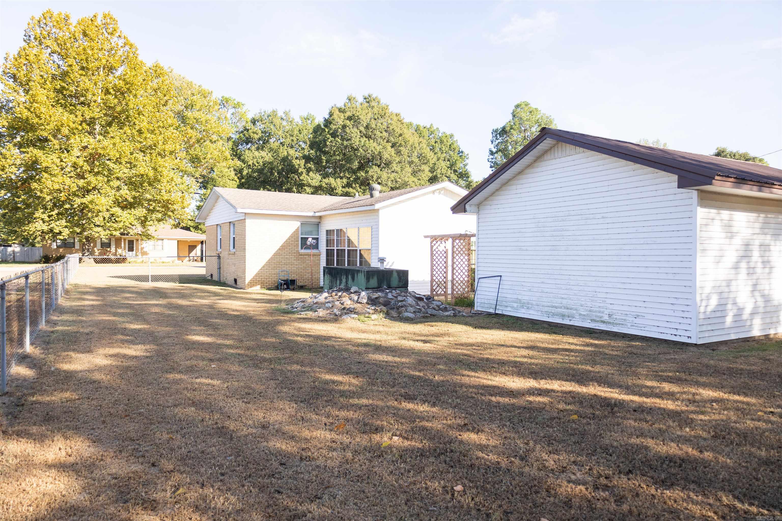 707 Faye Property Photo 8