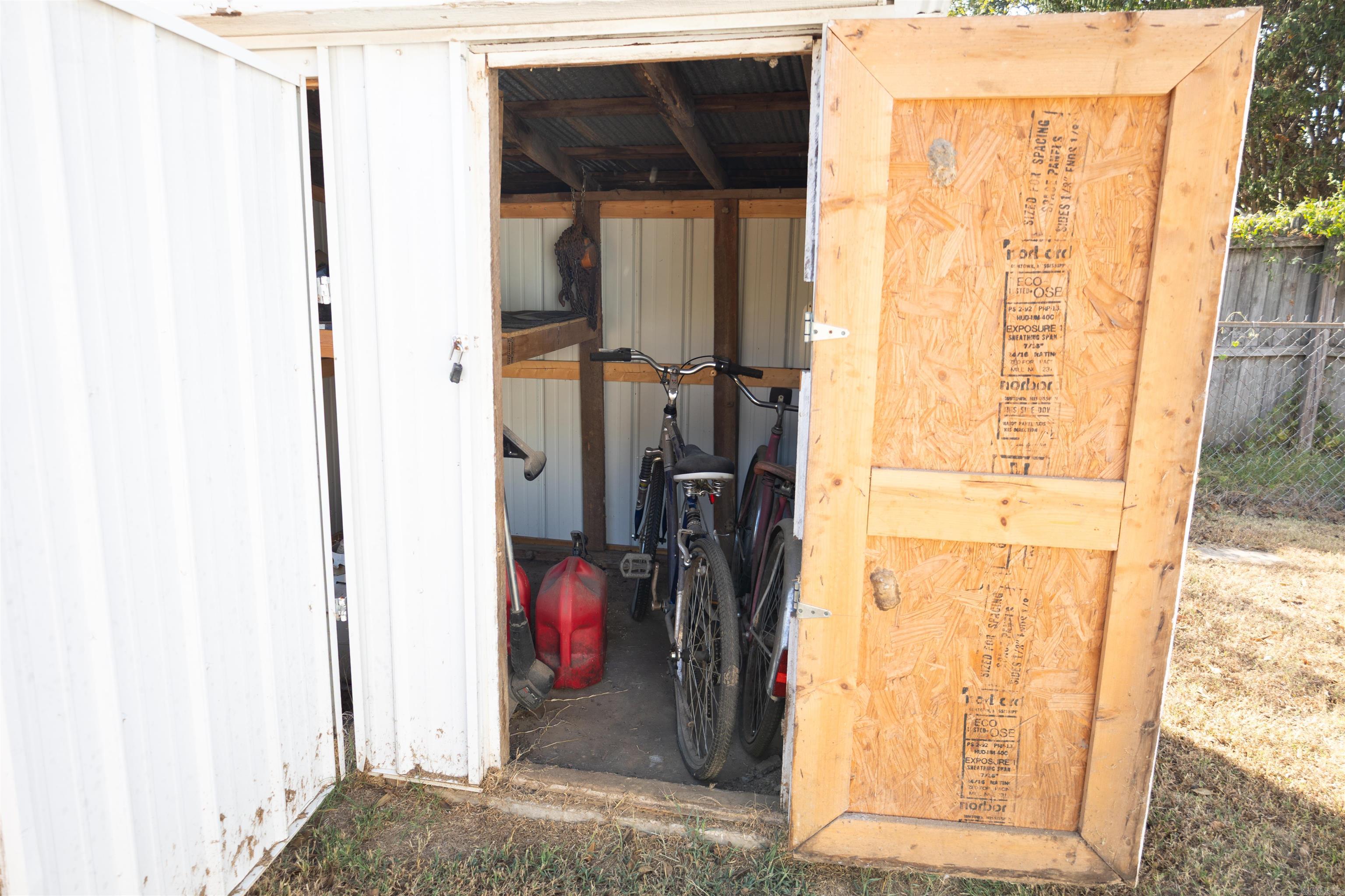 707 Faye Property Photo 25
