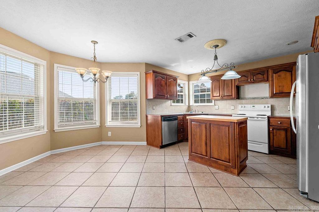 2222 Clara Dr Property Photo 6