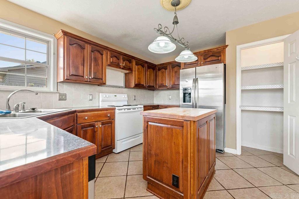 2222 Clara Dr Property Photo 7