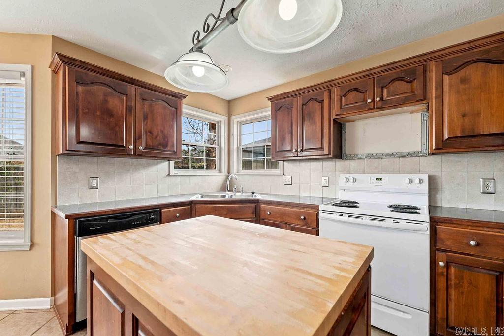 2222 Clara Dr Property Photo 8