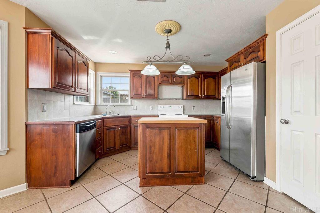2222 Clara Dr Property Photo 9