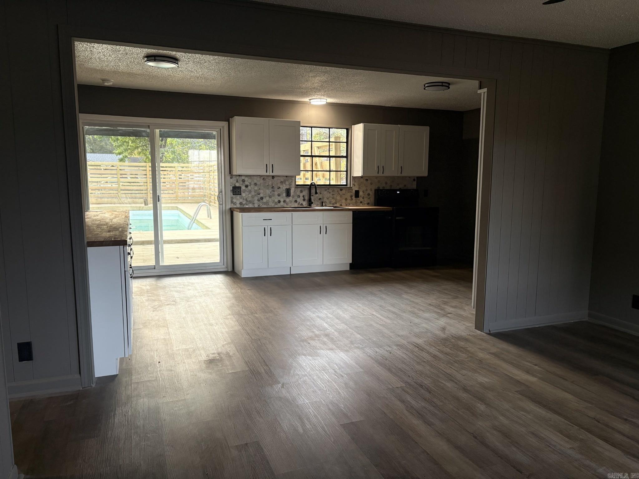 606 S Vine Street Property Photo 2