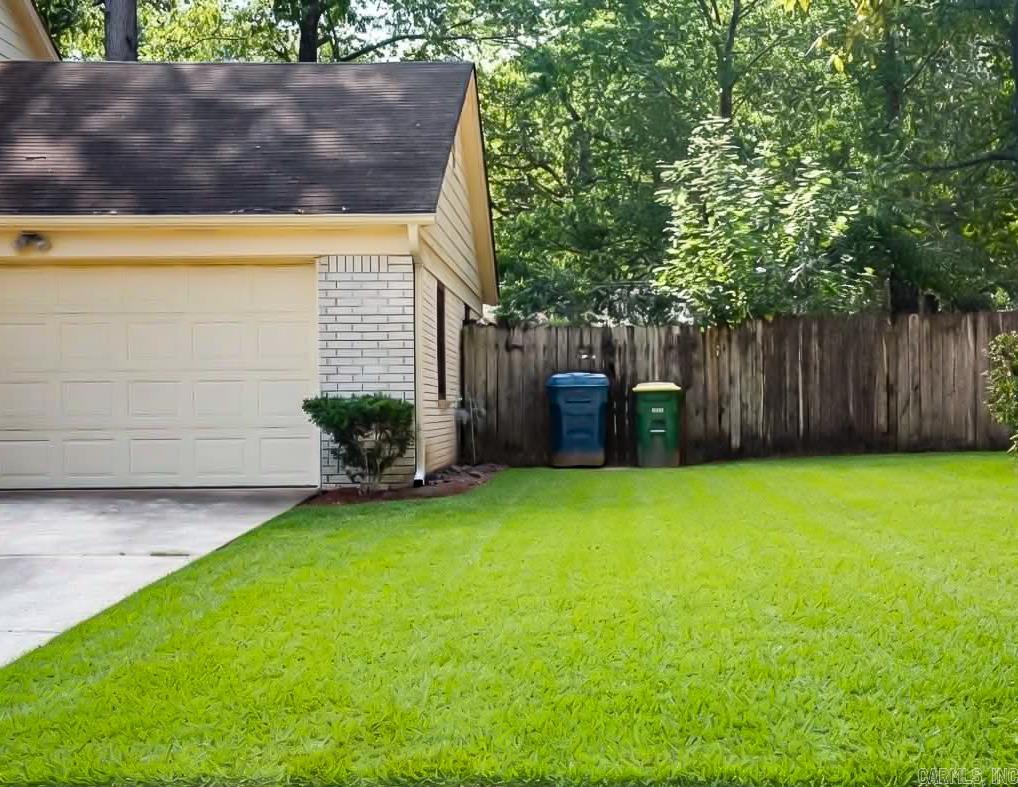 6621 Chateau Drive Property Photo 3