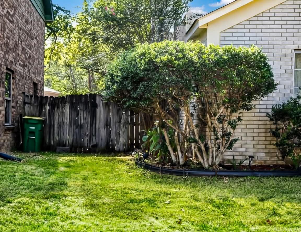6621 Chateau Drive Property Photo 7