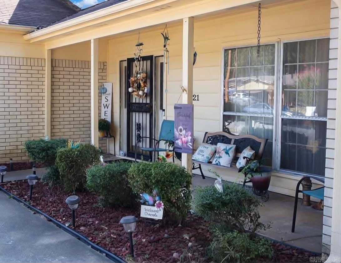 6621 Chateau Drive Property Photo 13