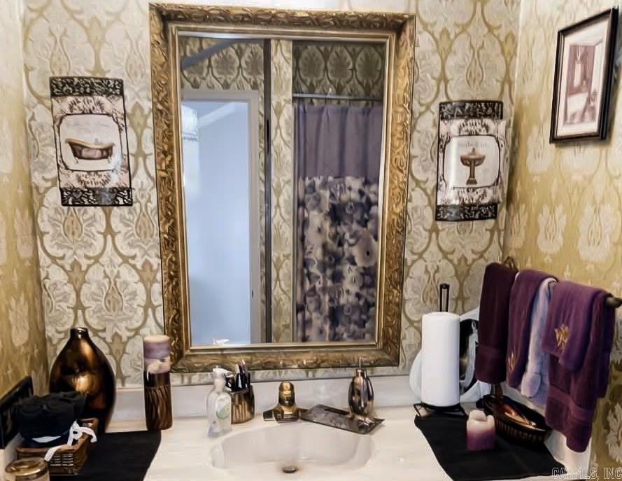6621 Chateau Drive Property Photo 15