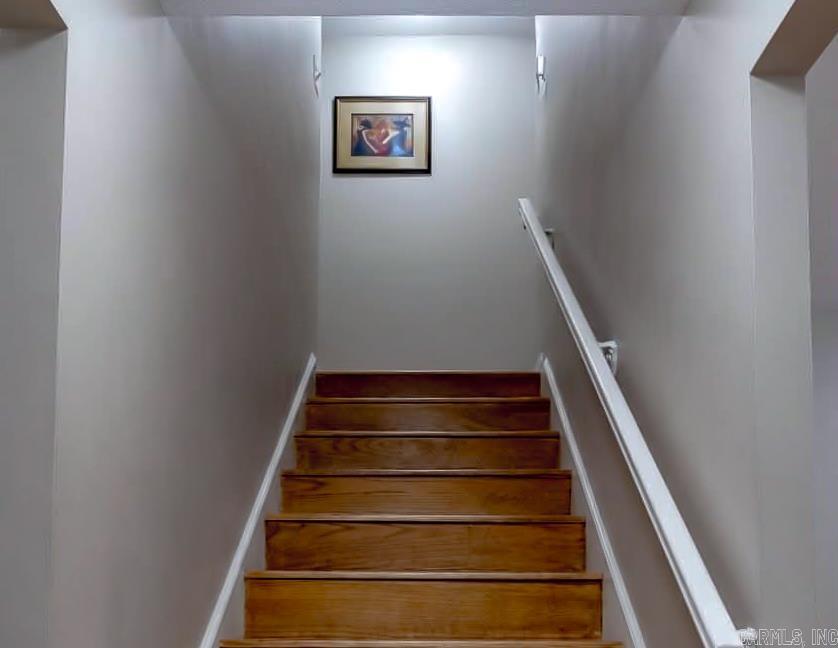 6621 Chateau Drive Property Photo 21