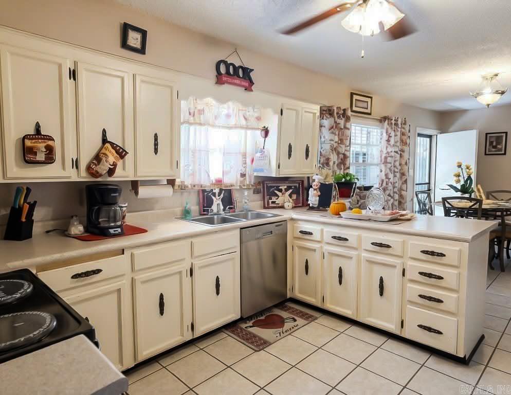 6621 Chateau Drive Property Photo 34