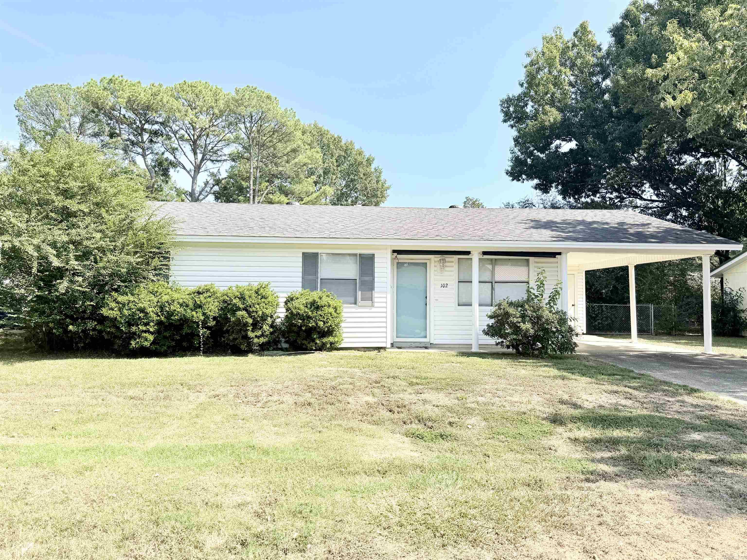 102 Fairway Drive Property Photo 2