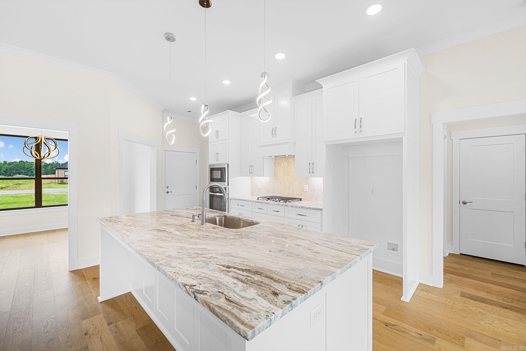 2312 Lakewood Circle Property Photo 8