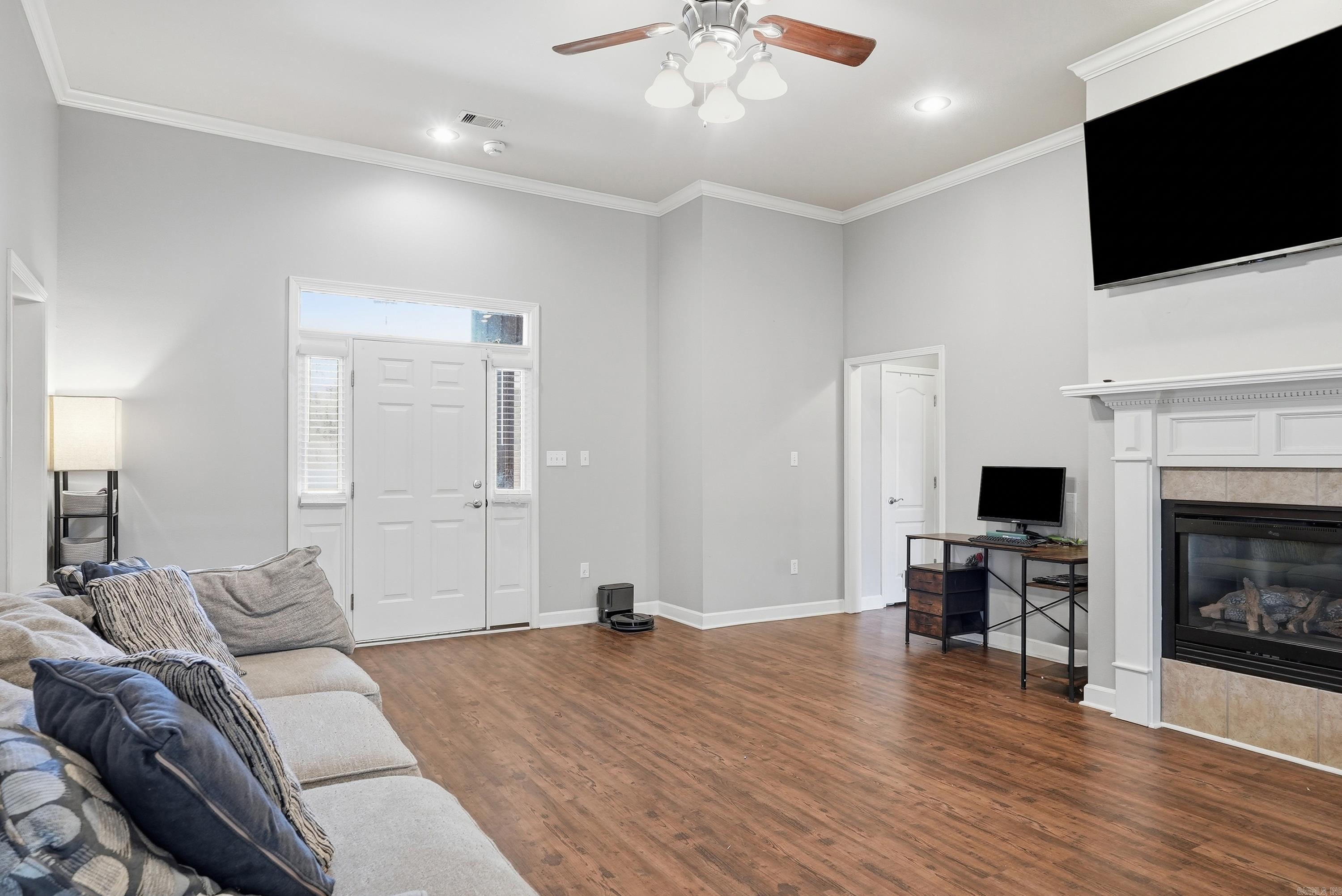 2505 Gladiola Property Photo 5