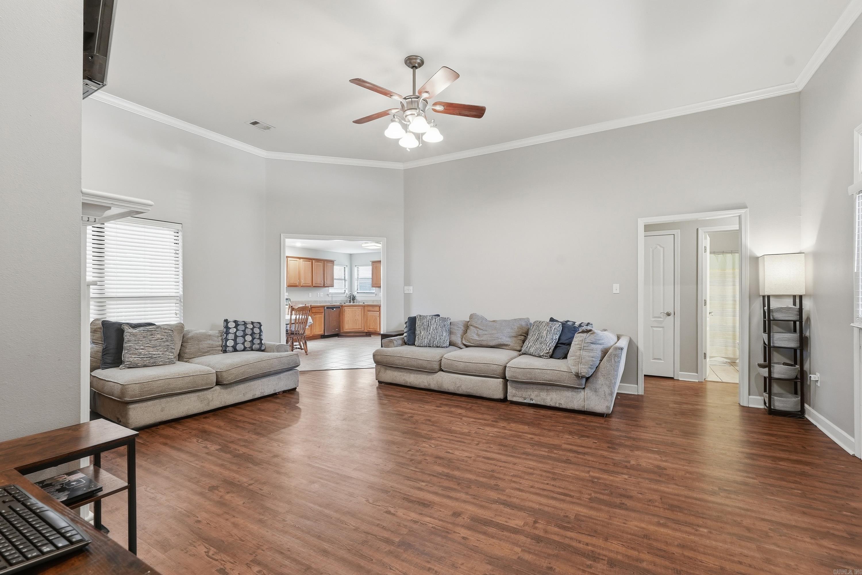 2505 Gladiola Property Photo 6