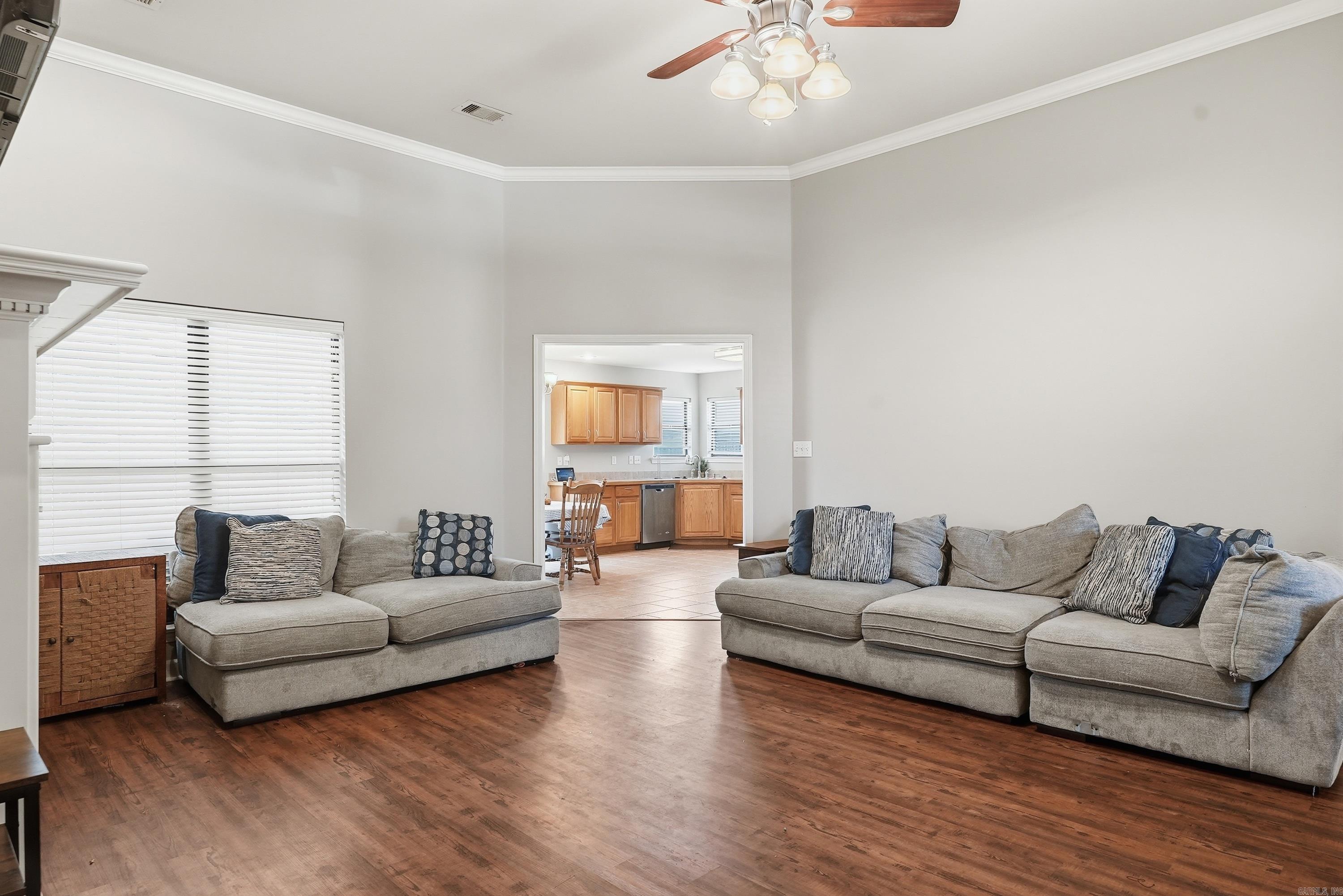 2505 Gladiola Property Photo 8