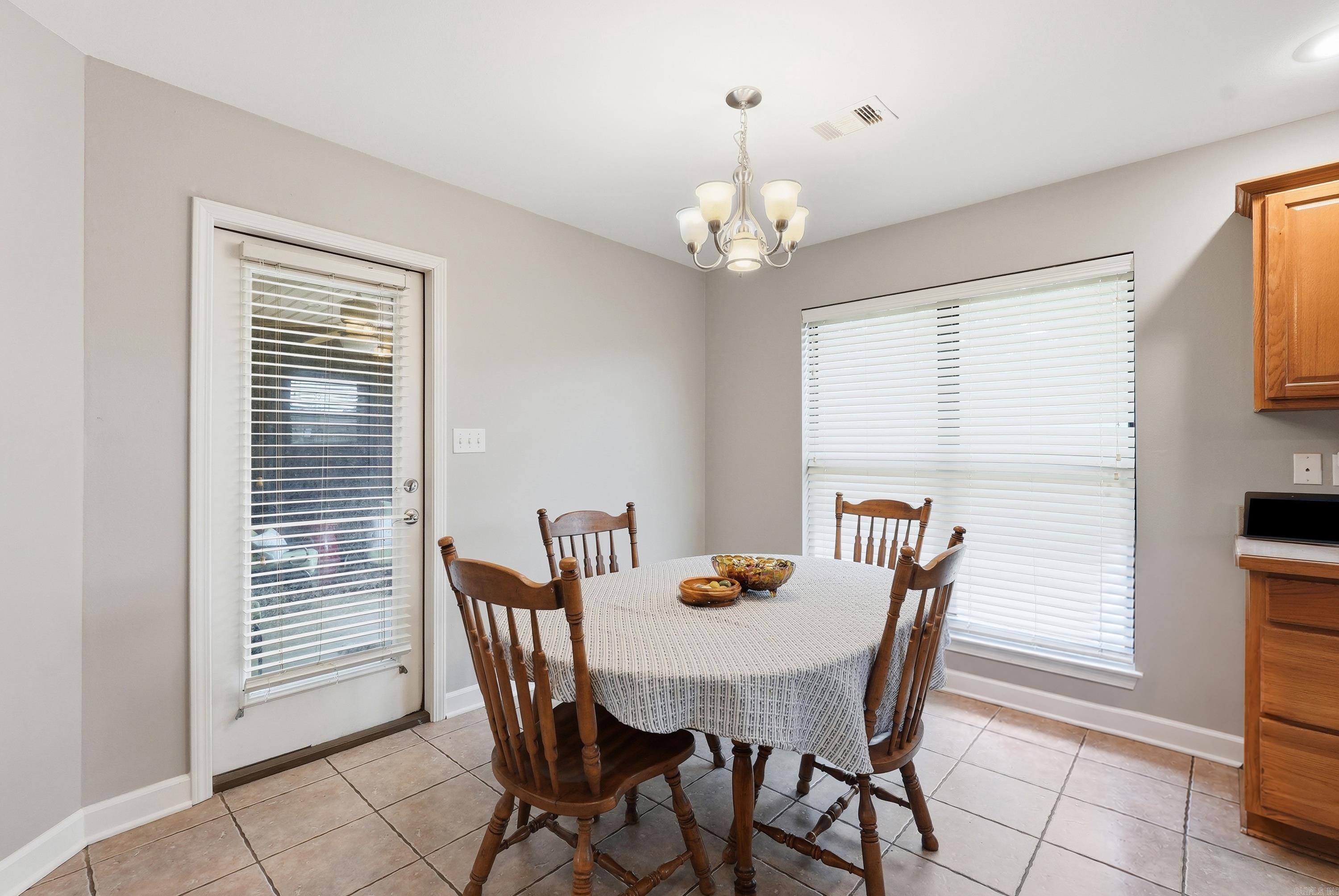 2505 Gladiola Property Photo 10