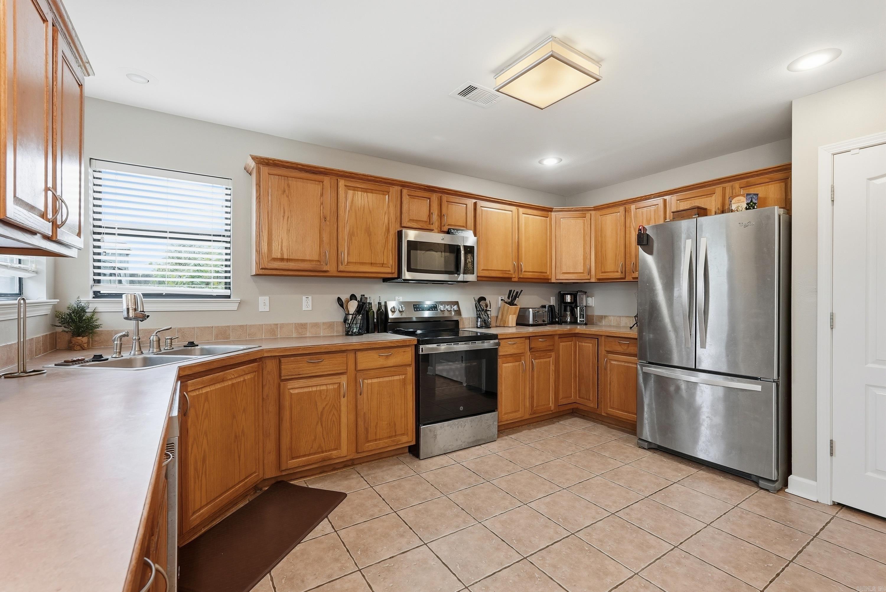 2505 Gladiola Property Photo 12