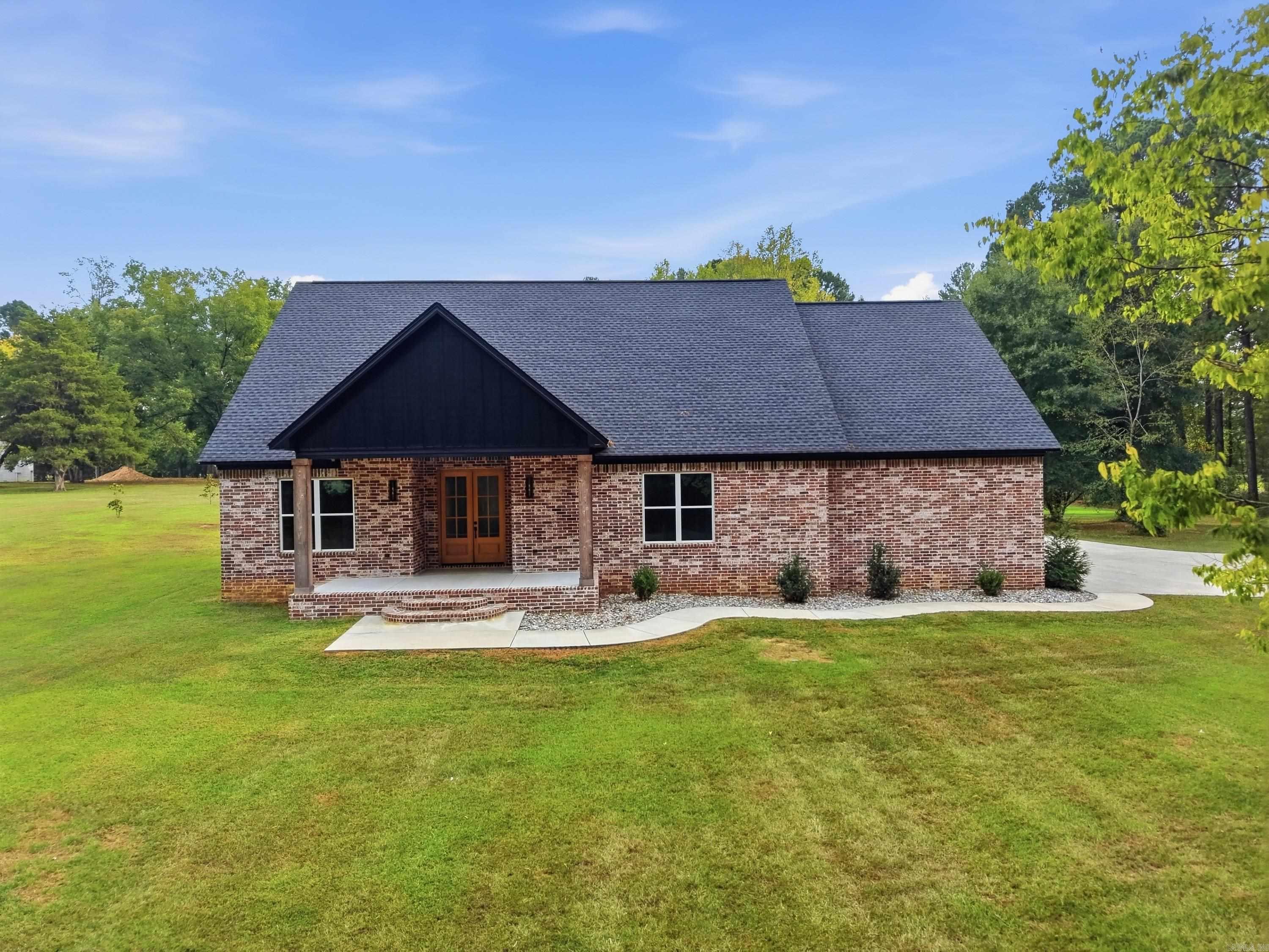 270 Arrowhead Road Property Photo 1