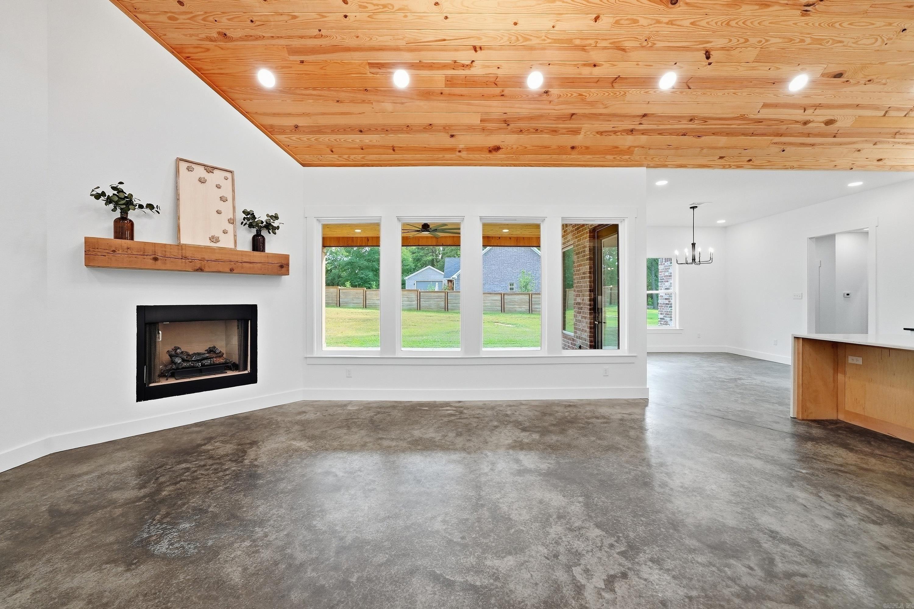 270 Arrowhead Road Property Photo 8