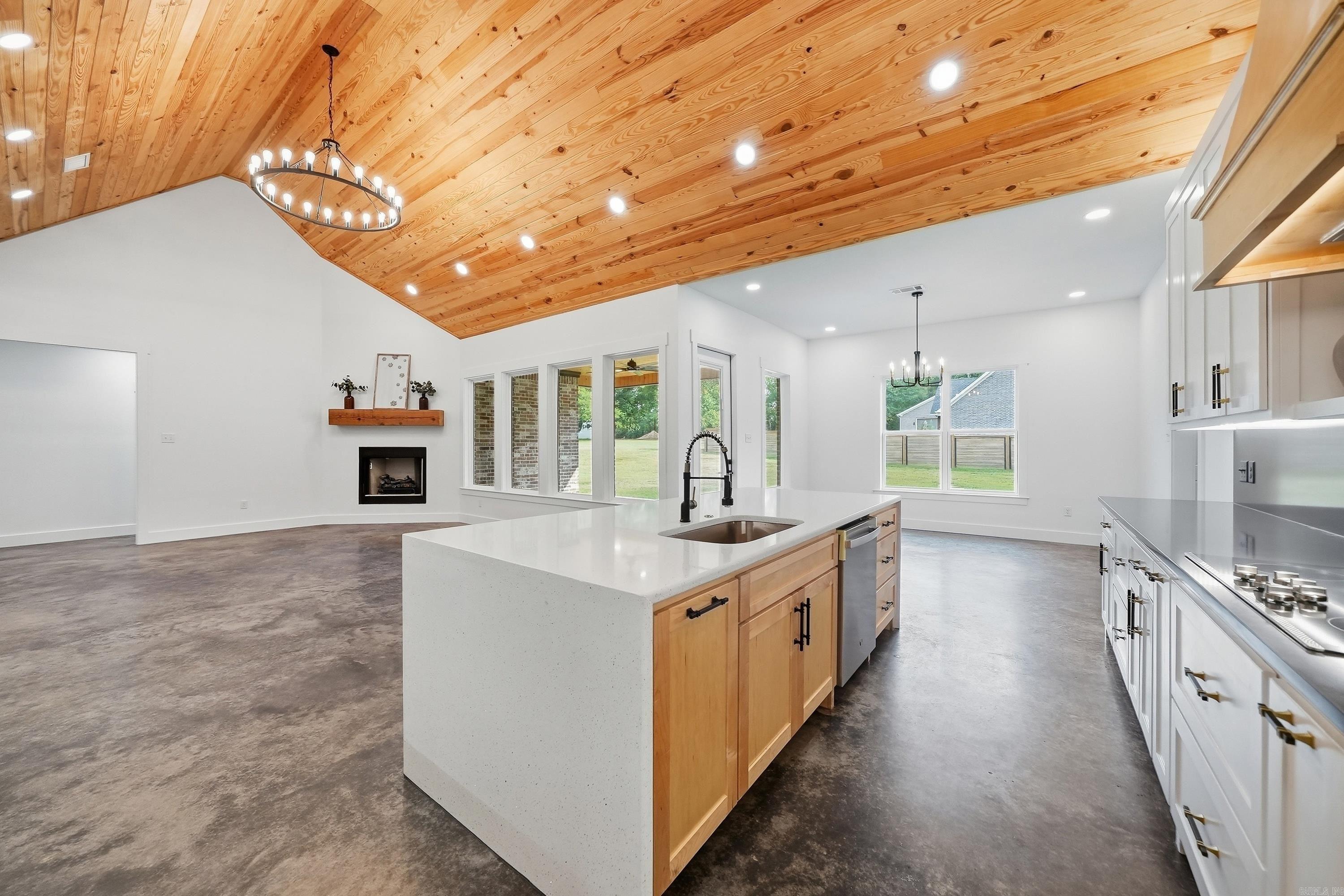 270 Arrowhead Road Property Photo 12