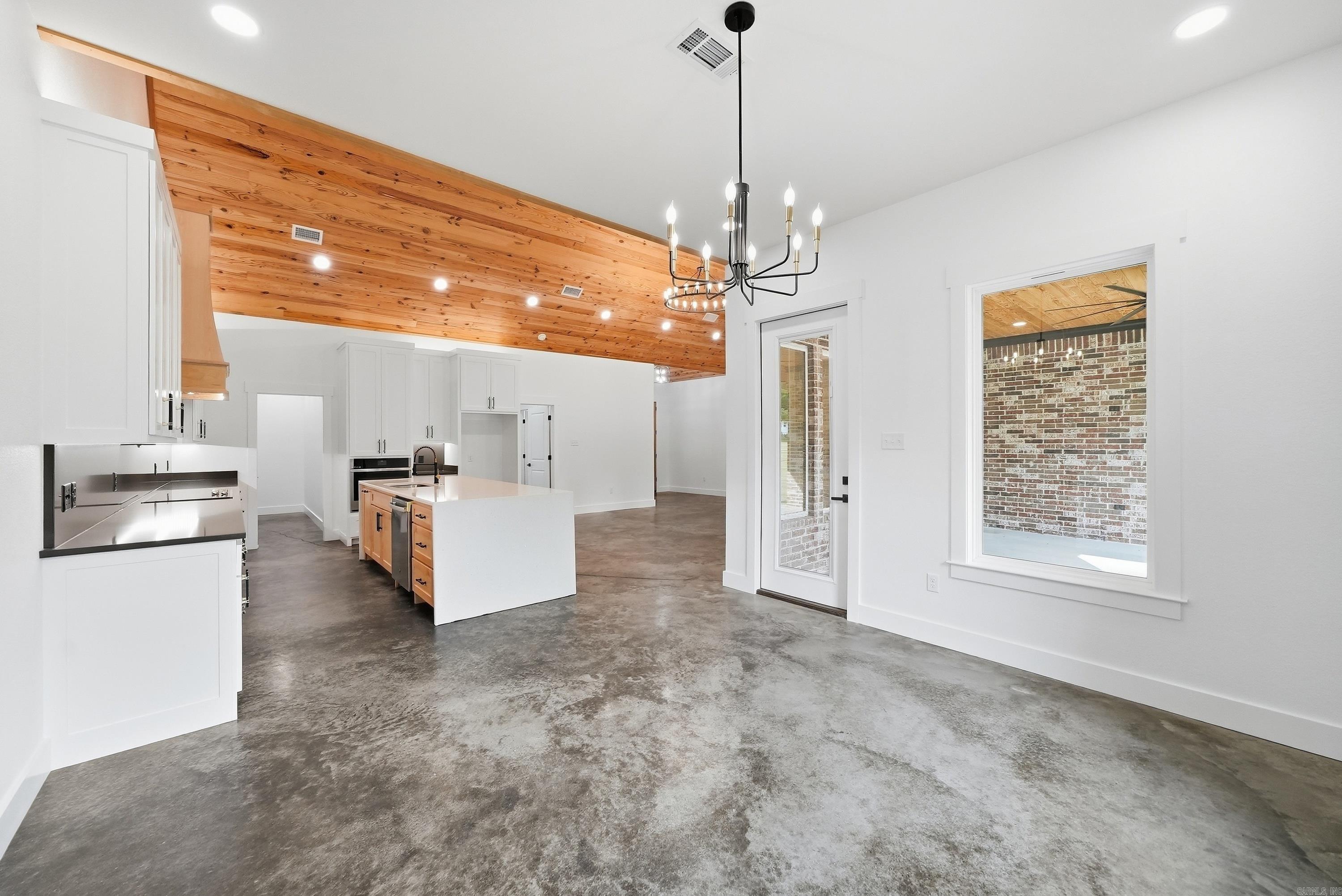 270 Arrowhead Road Property Photo 18