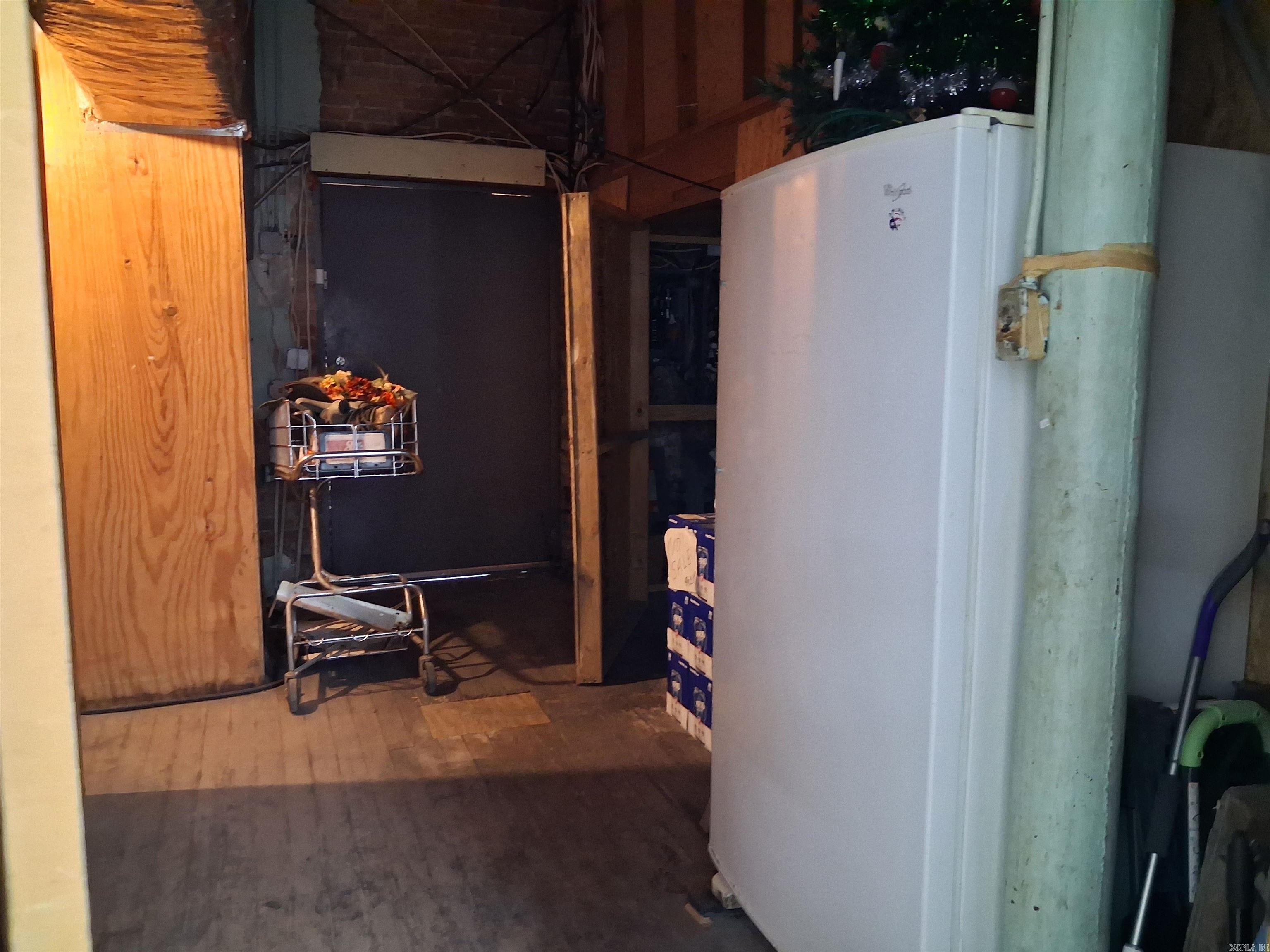 105 E Thompson Street Property Photo 20