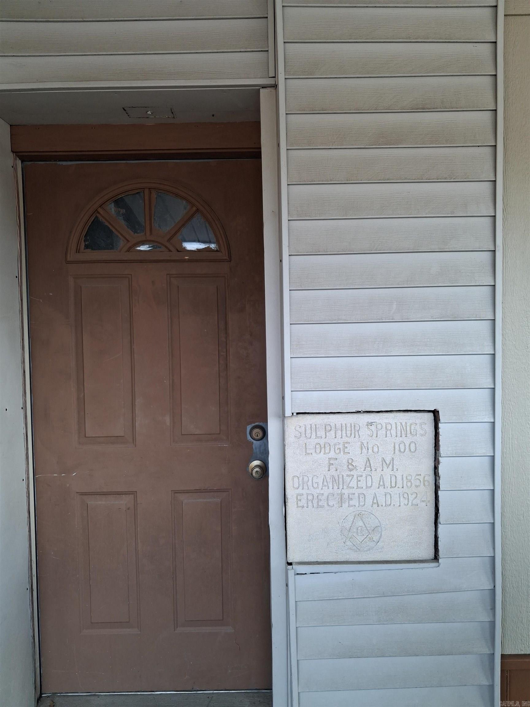 105 E Thompson Street Property Photo 21
