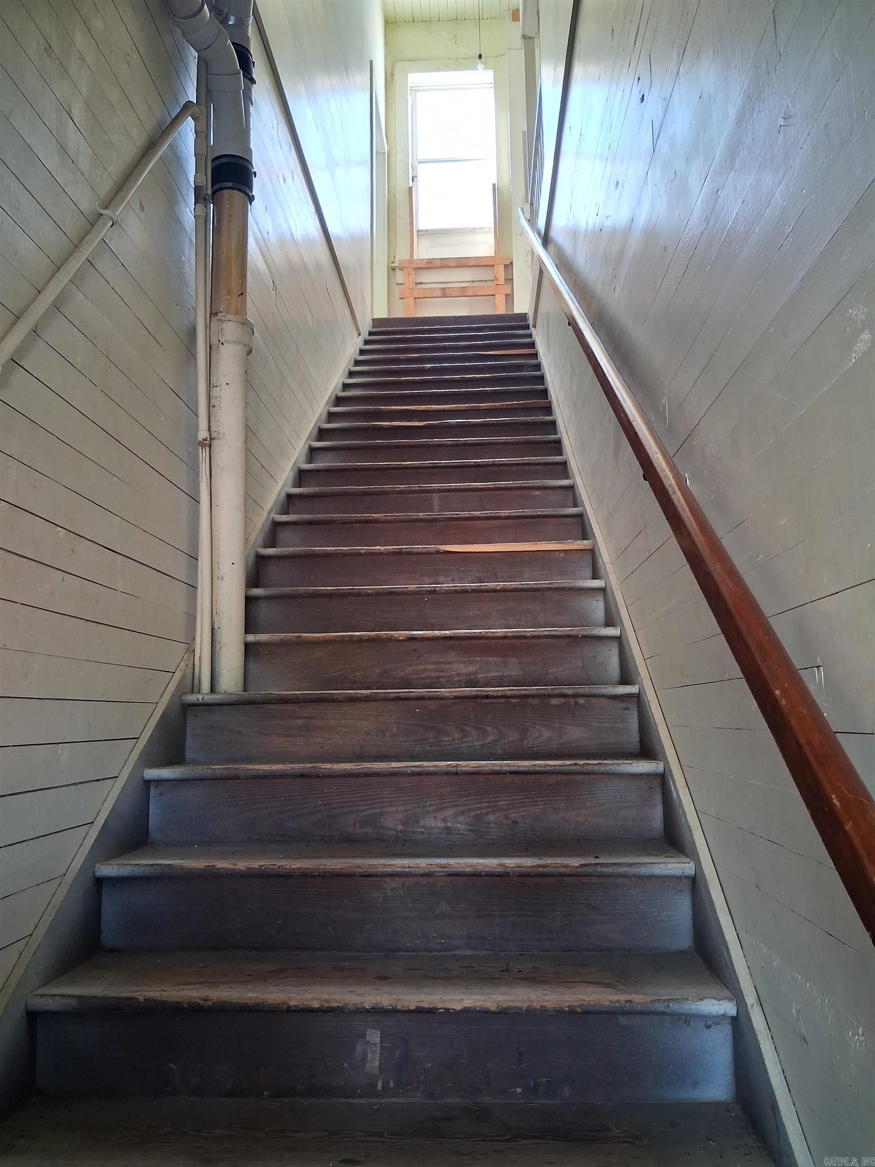 105 E Thompson Street Property Photo 22