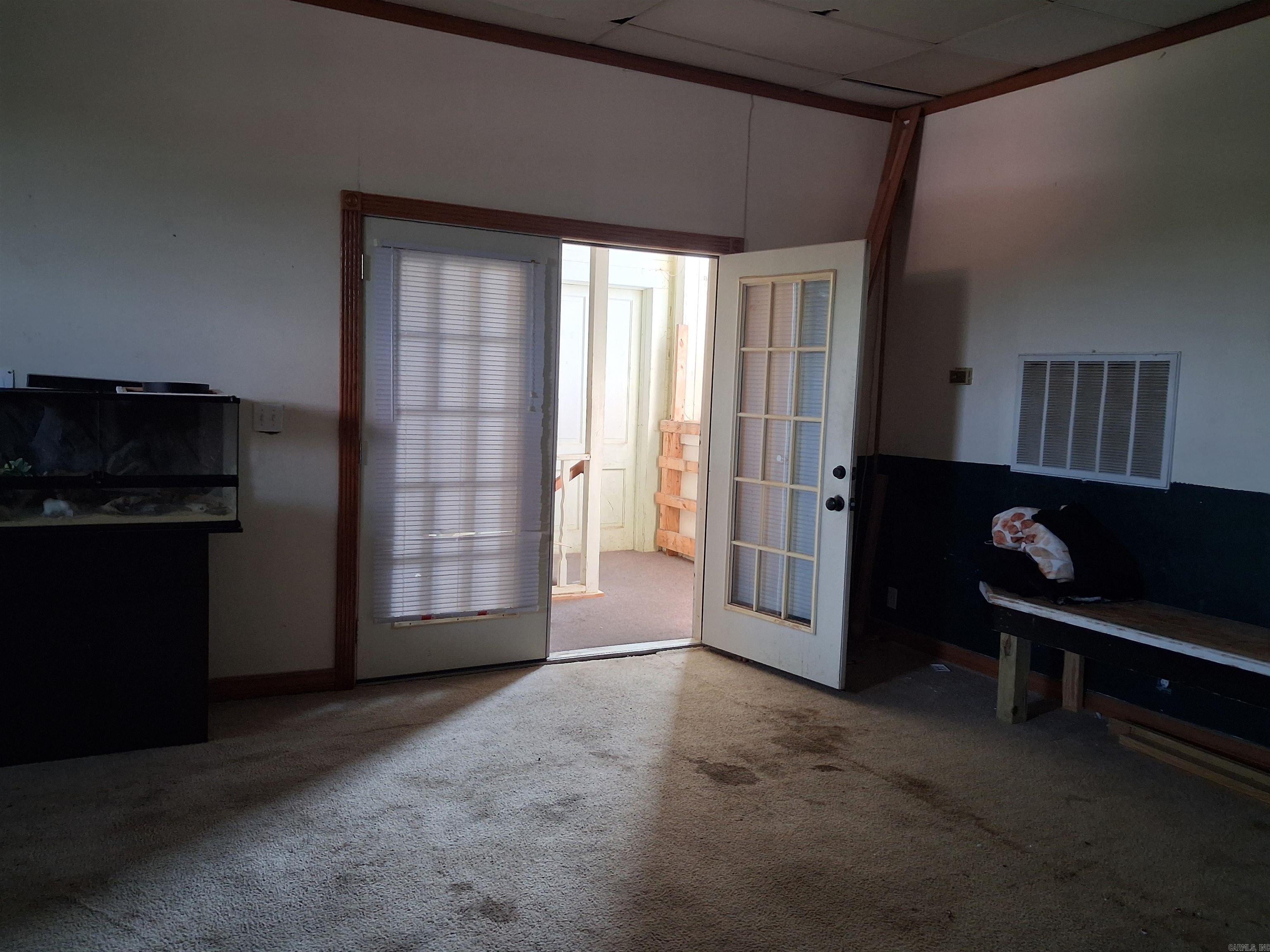 105 E Thompson Street Property Photo 23
