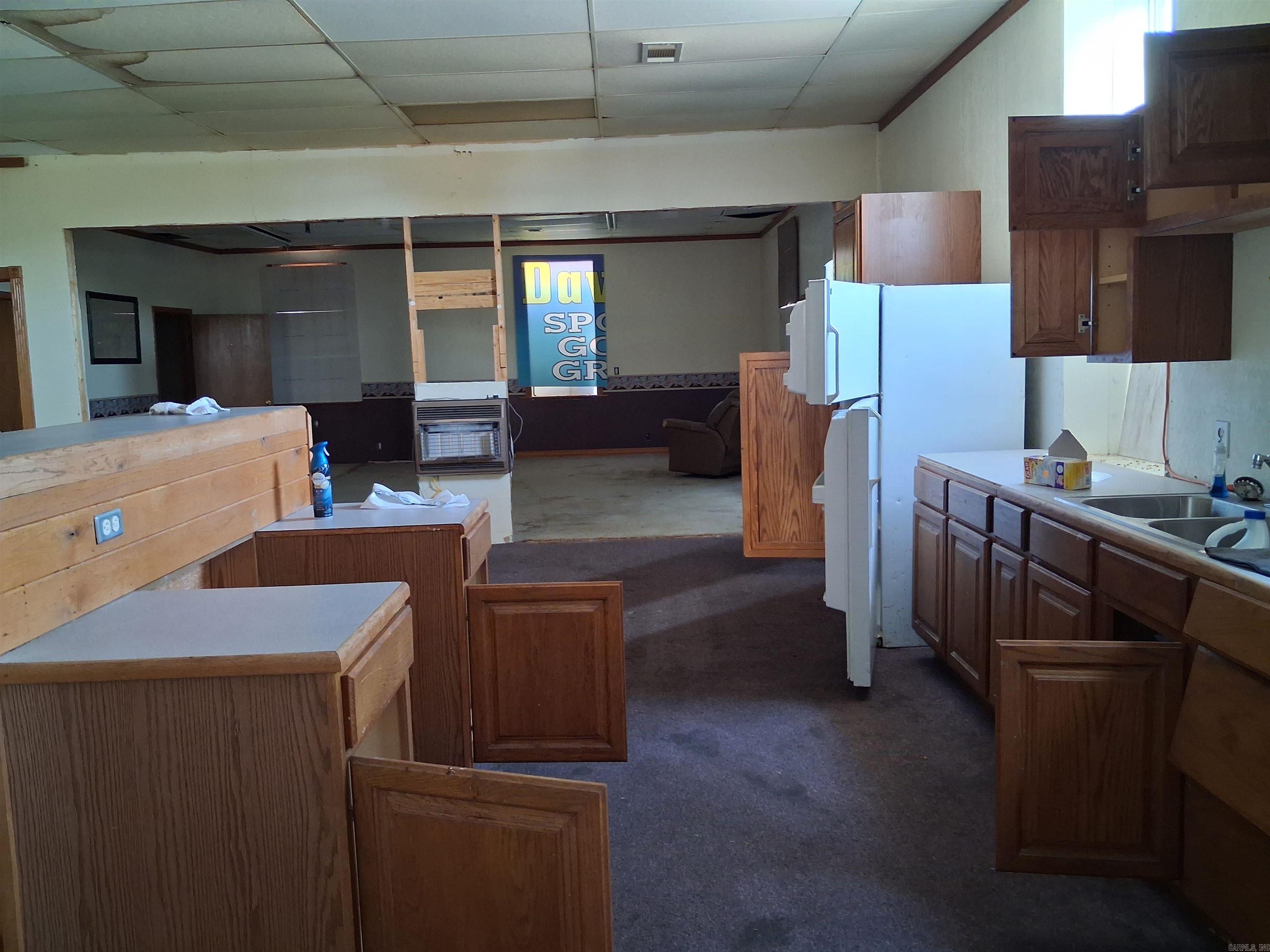 105 E Thompson Street Property Photo 24