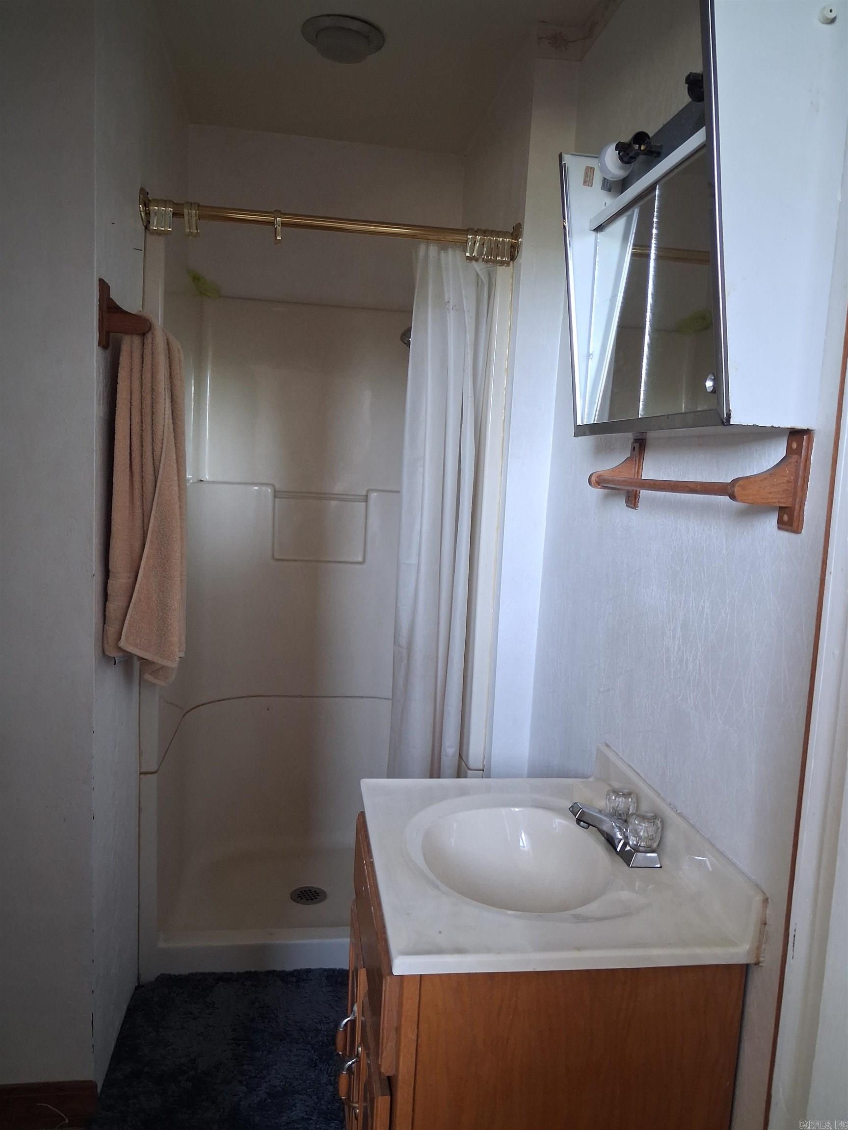 105 E Thompson Street Property Photo 25