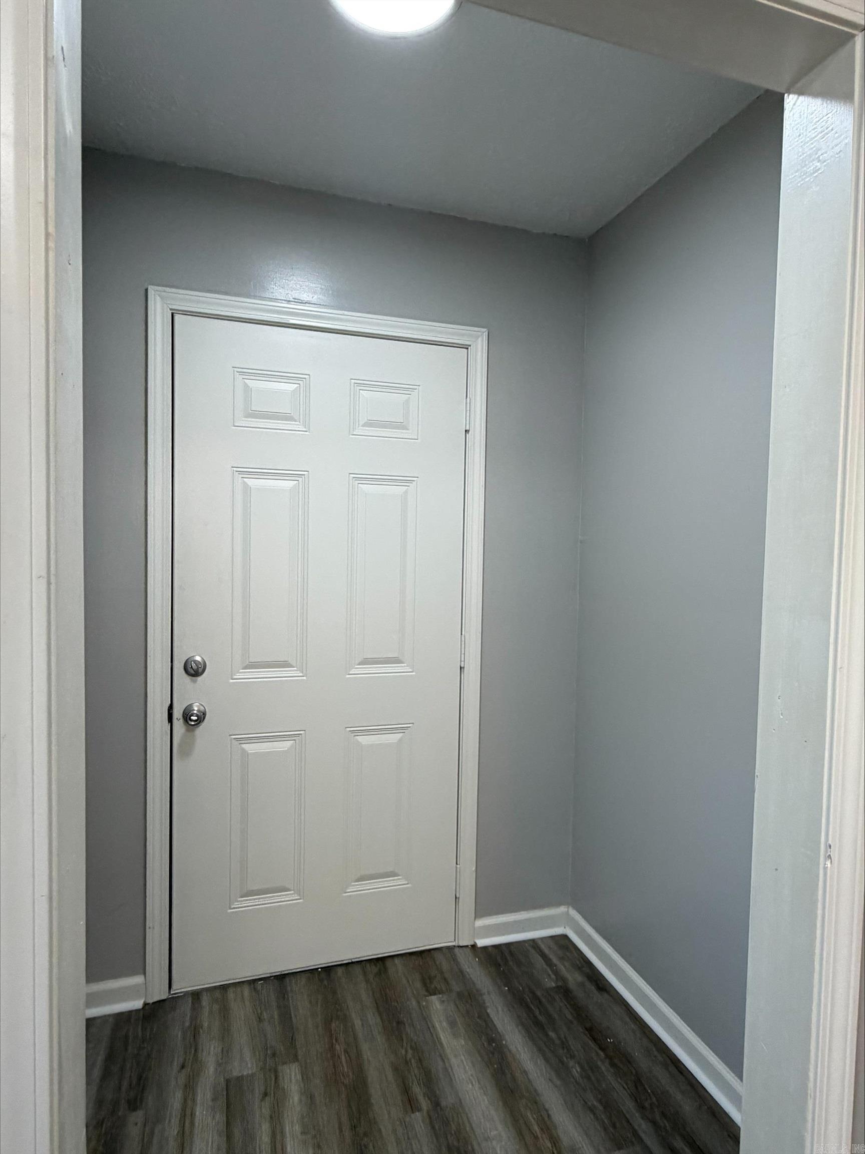 2104 West Street Property Photo 6