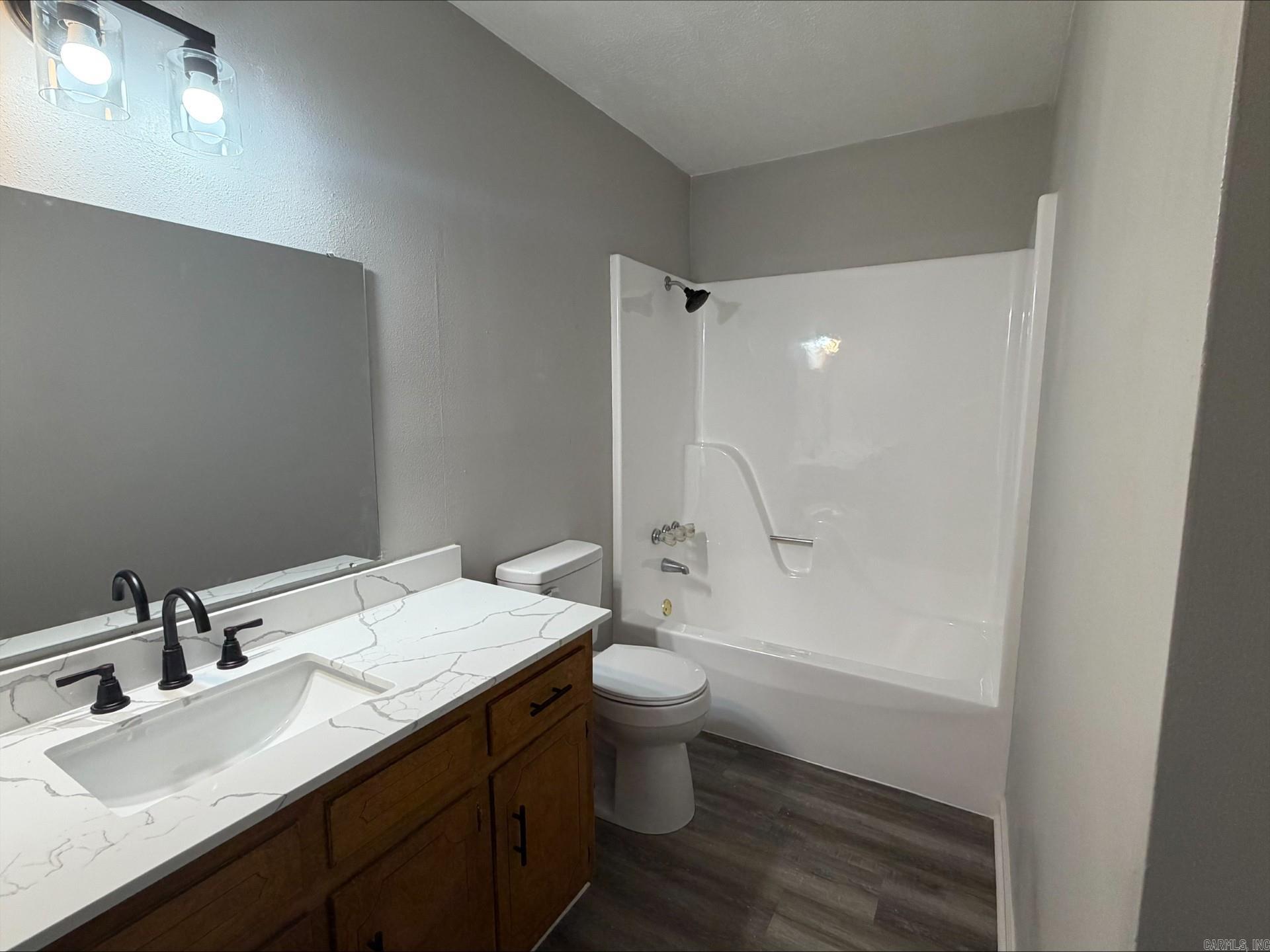 2104 West Street Property Photo 11