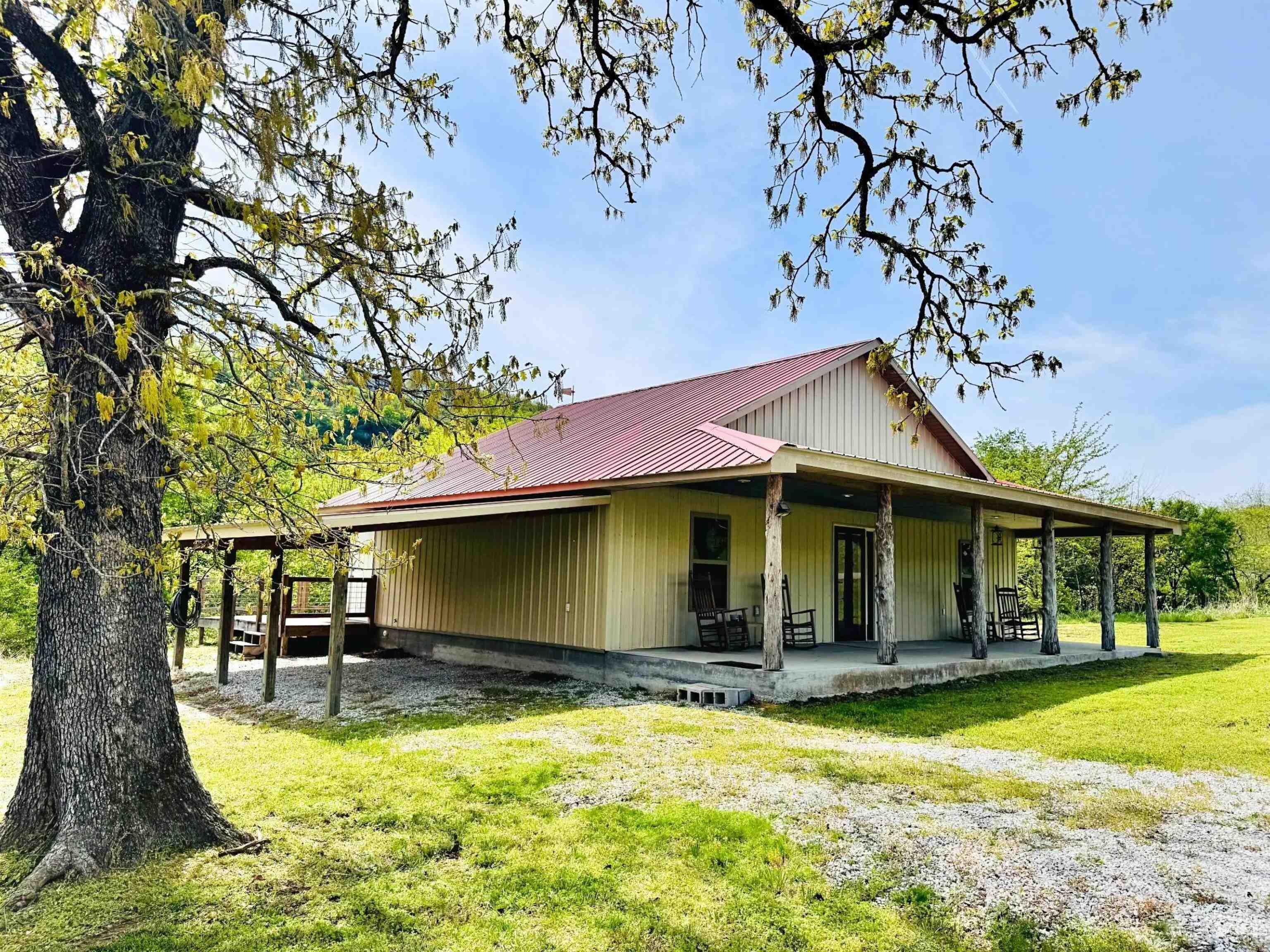950 Cool Water Retreat Road Property Photo 1