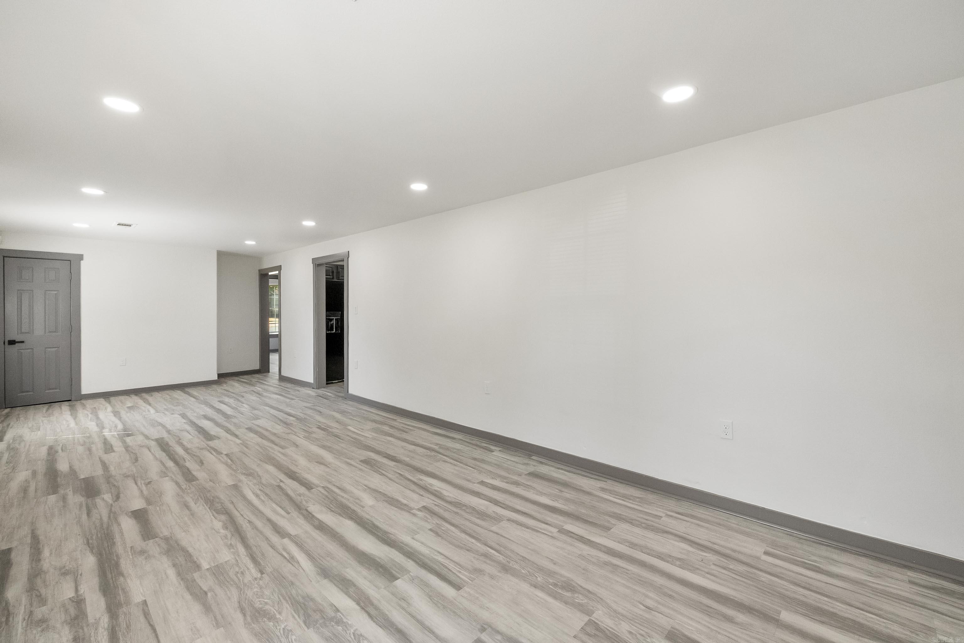 2309 Dorchester Drive Property Photo 6