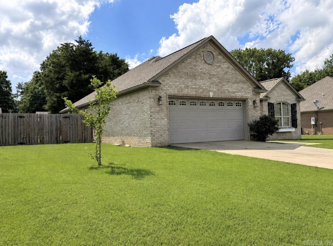 63 Rebecca Lane Property Photo 2