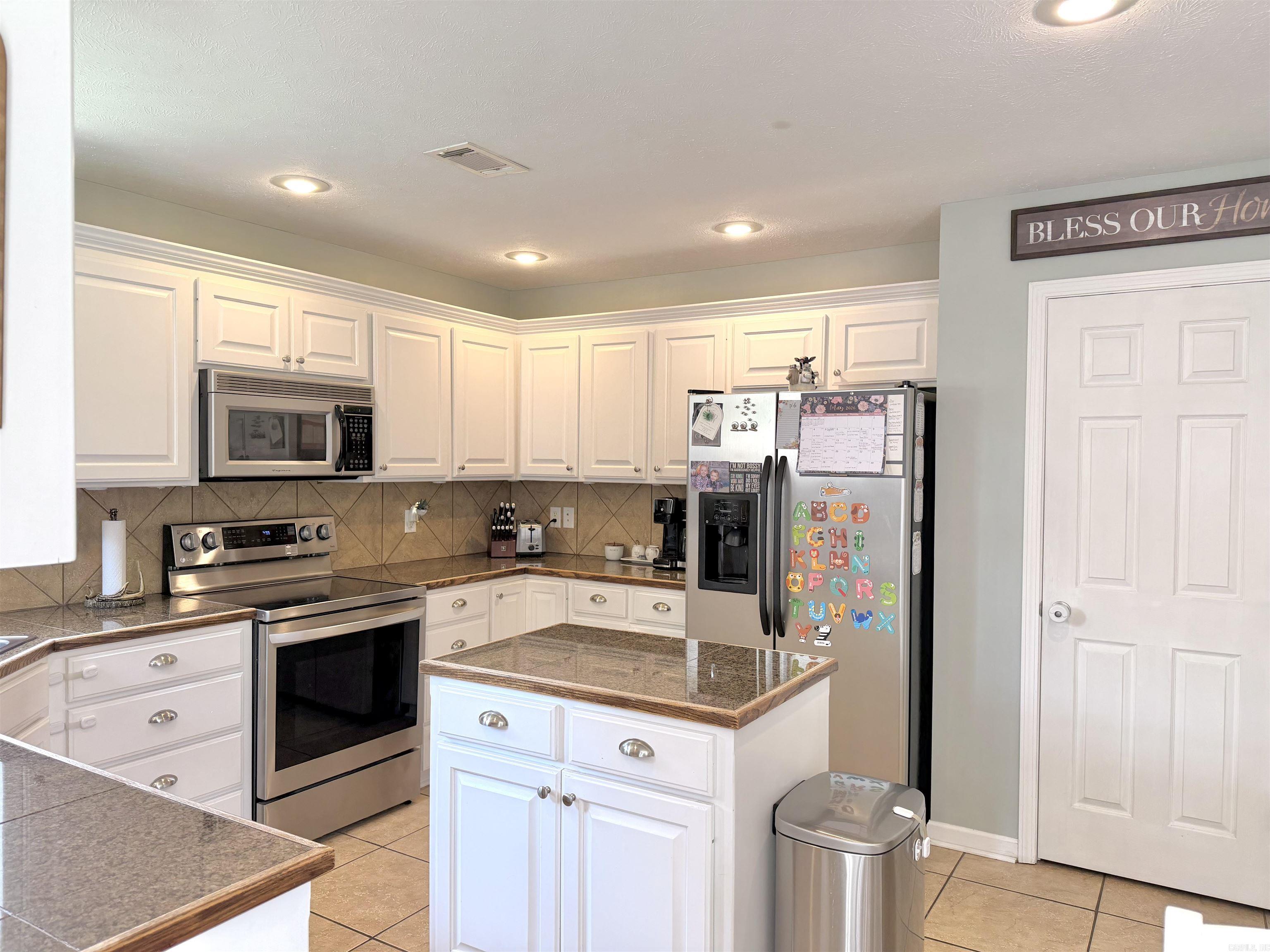 63 Rebecca Lane Property Photo 11