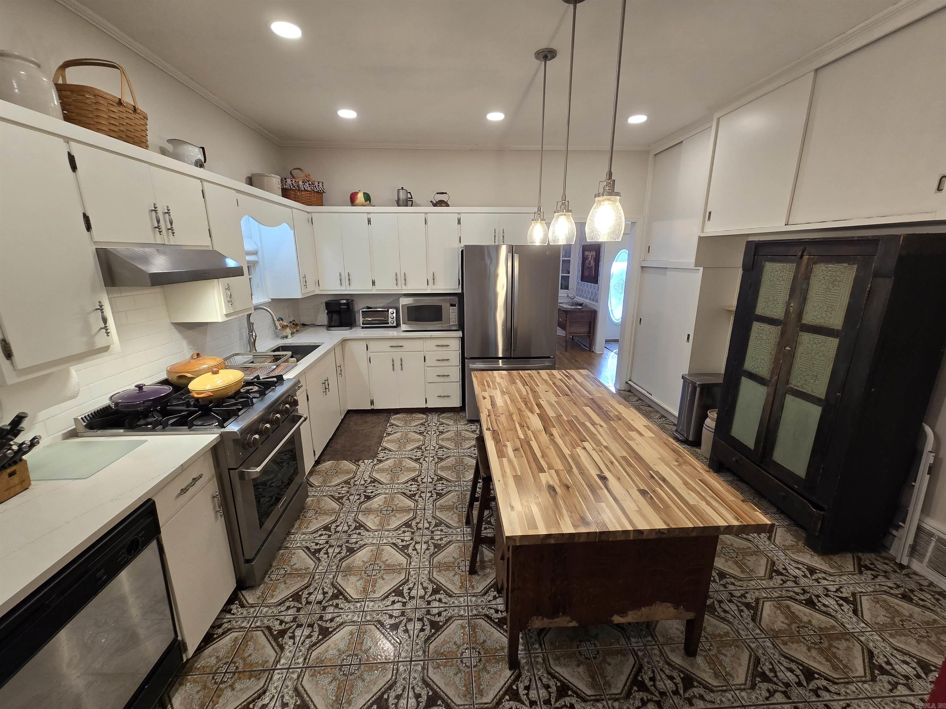 300 N Sixth Street Property Photo 16