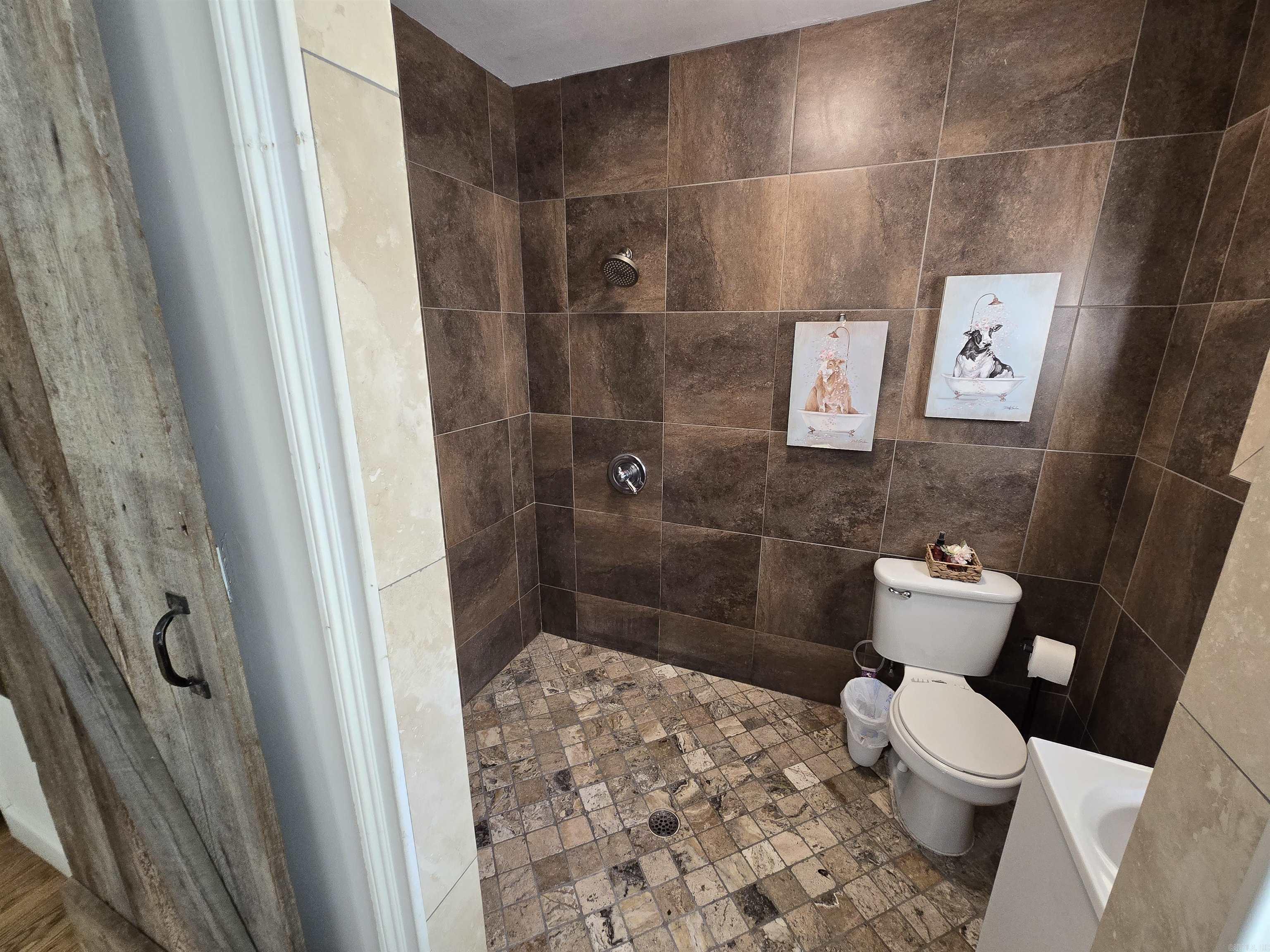 300 N Sixth Street Property Photo 33