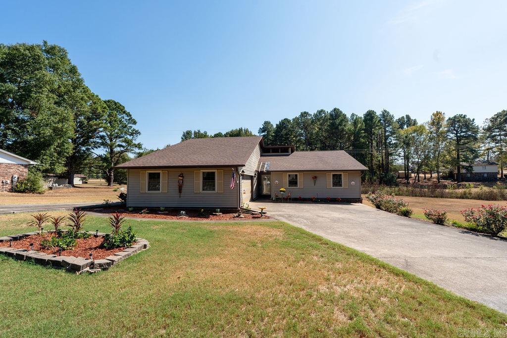 205 Clubhouse Dr. Property Photo 32
