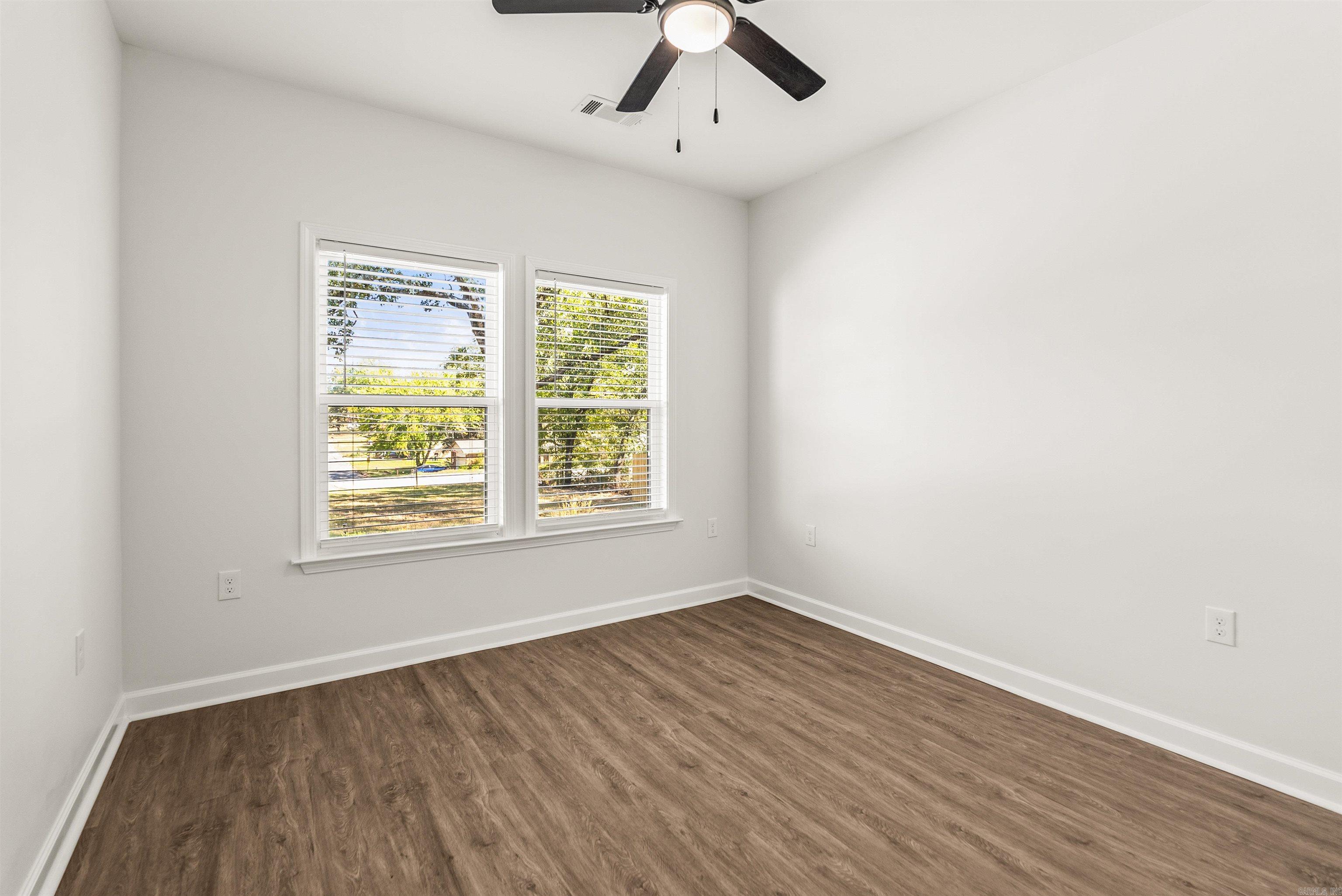 1304 E Maryland Avenue Property Photo 45