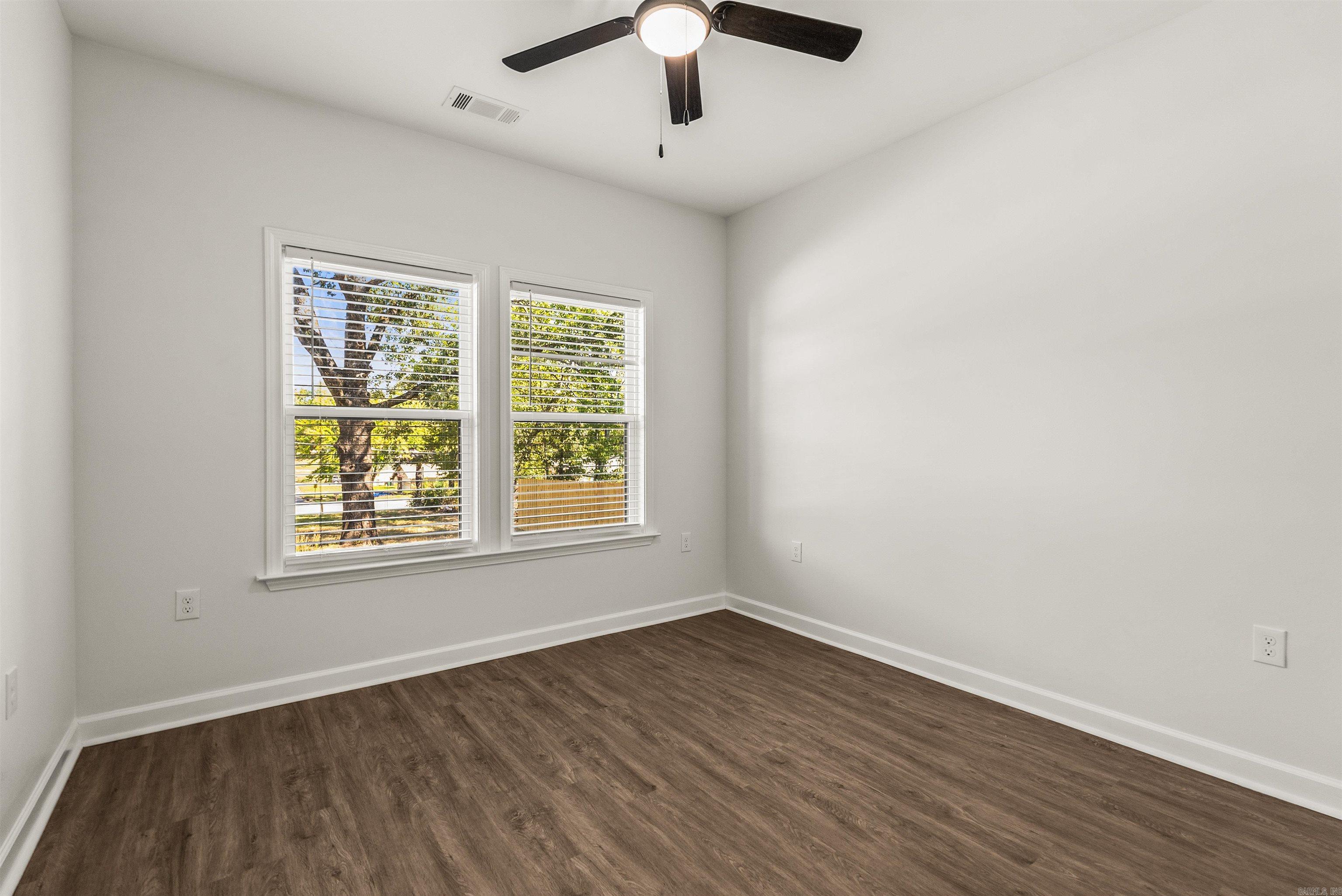 1304 E Maryland Avenue Property Photo 46