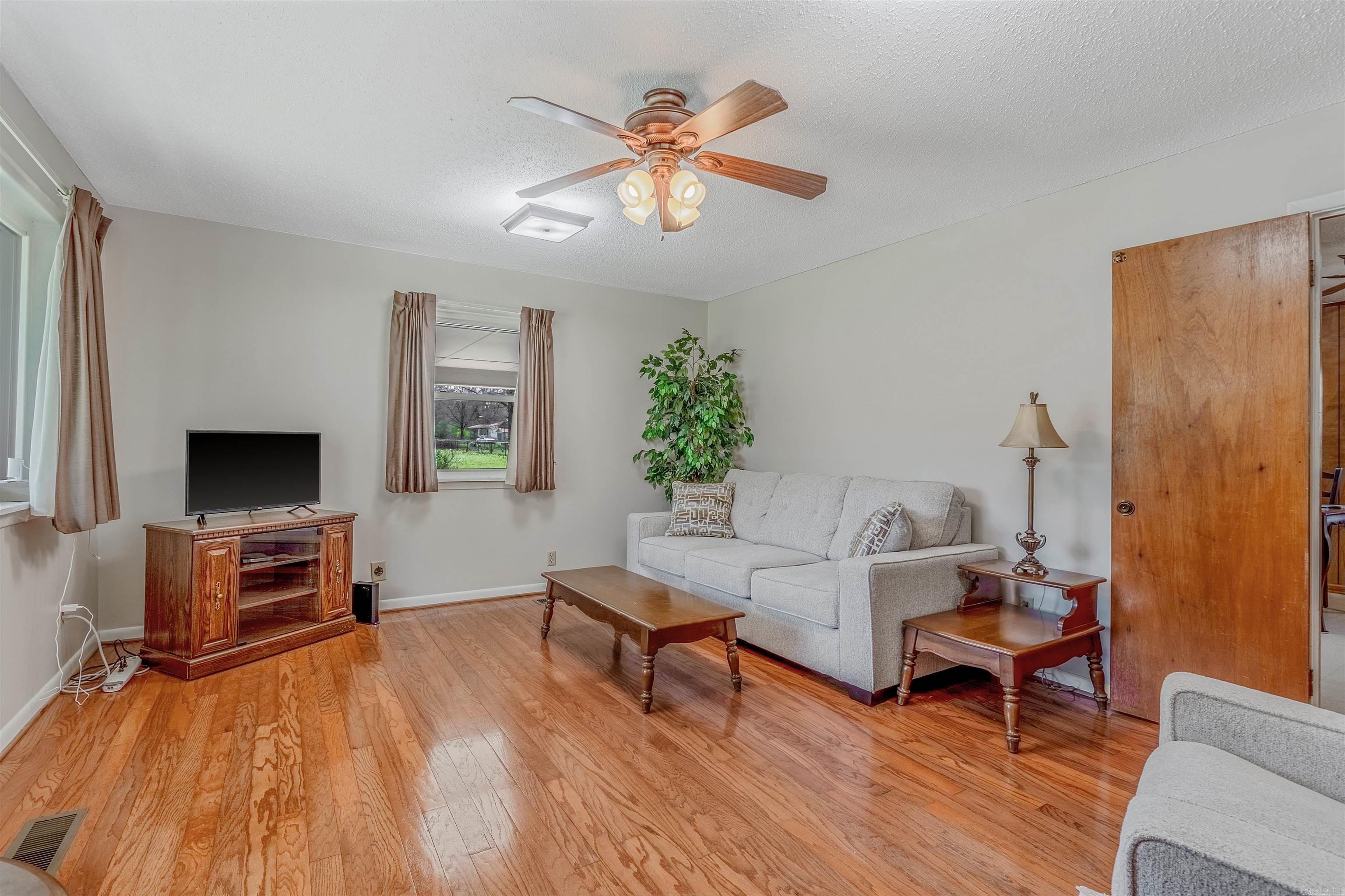 11902 Chariot Drive Property Photo 3