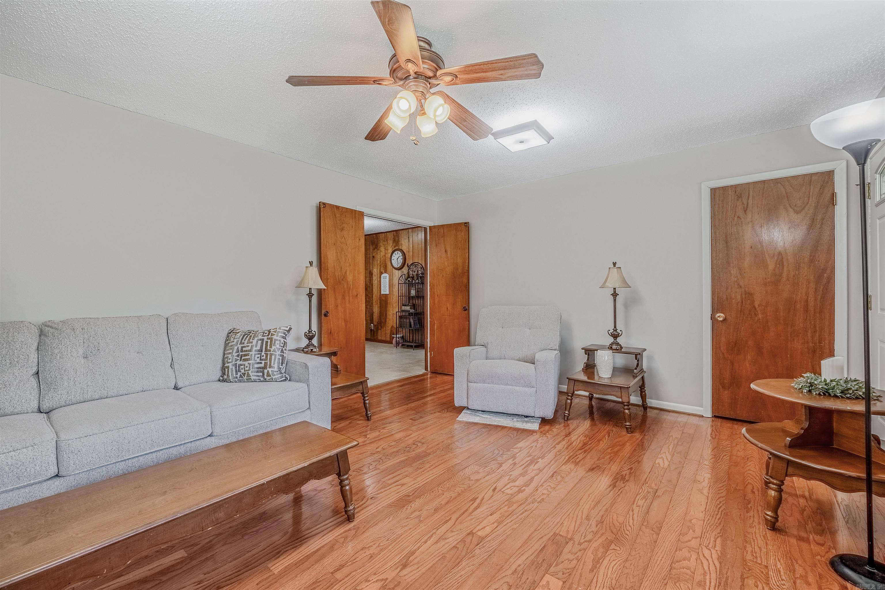 11902 Chariot Drive Property Photo 6