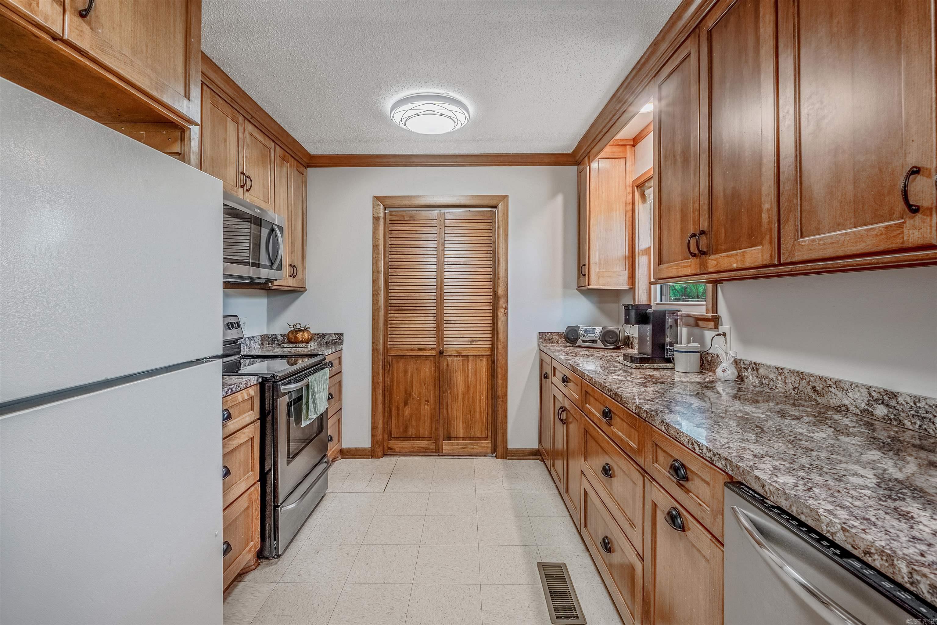 11902 Chariot Drive Property Photo 12
