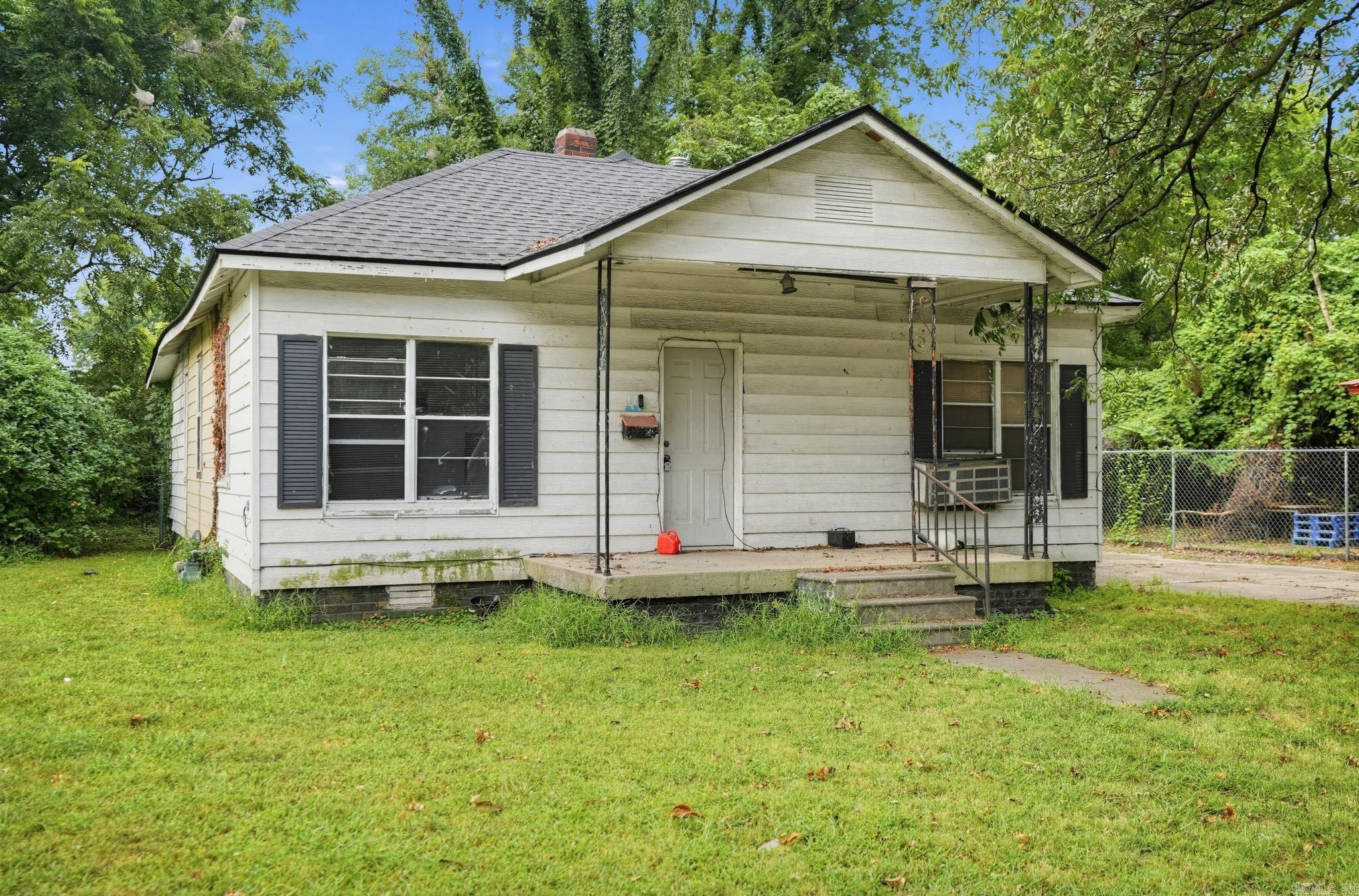 220 Elizabeth Avenue Property Photo 2