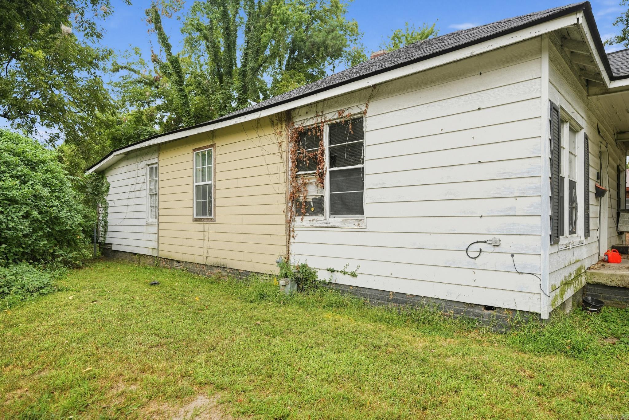 220 Elizabeth Avenue Property Photo 15