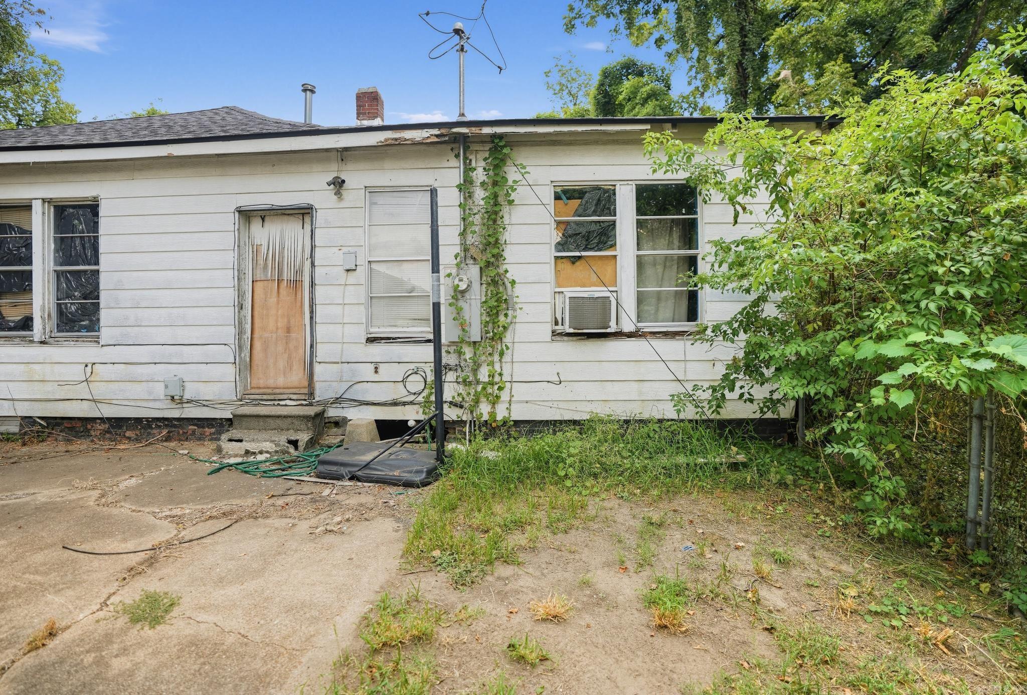 220 Elizabeth Avenue Property Photo 16